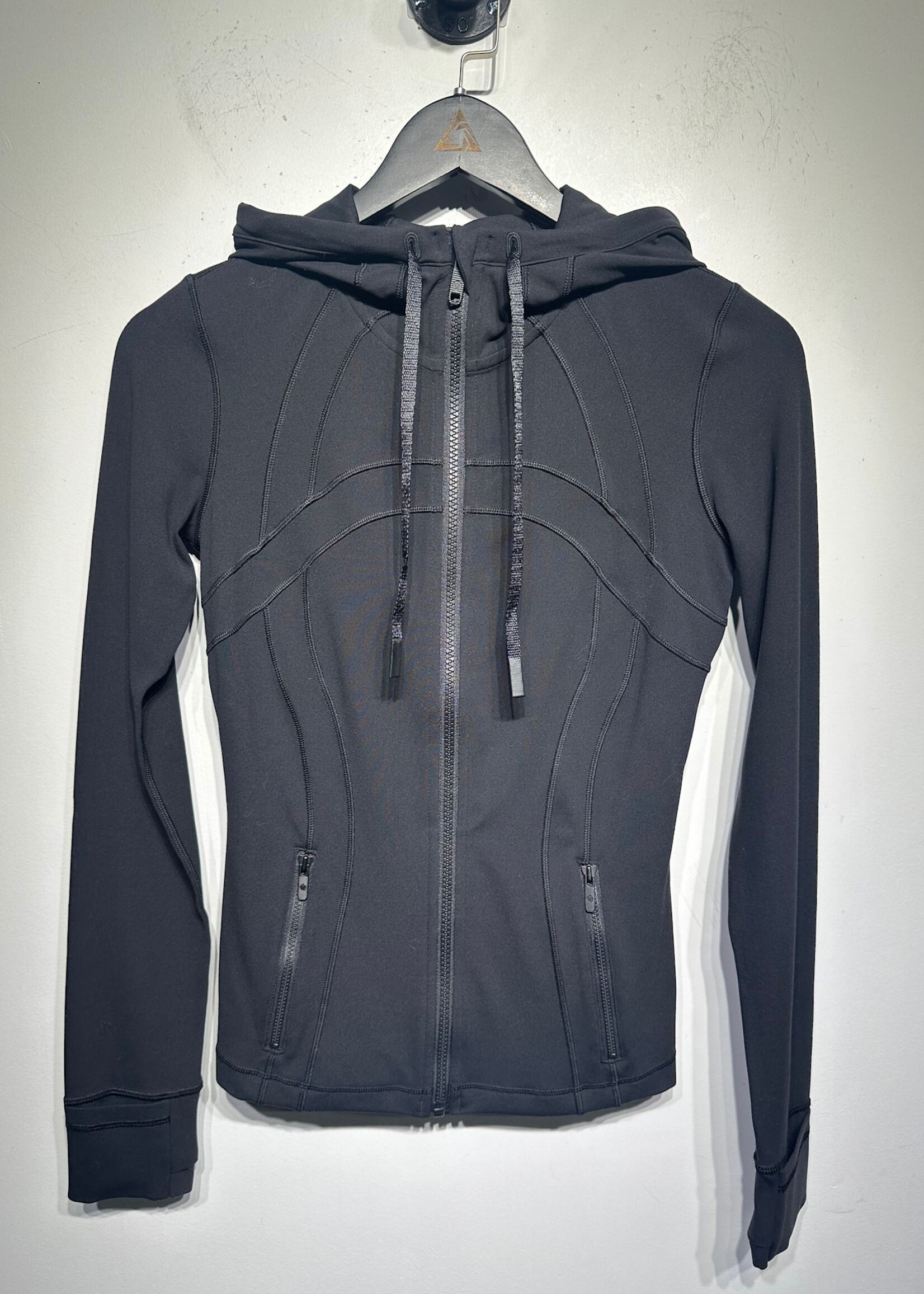 Lululemon All Black Hooded Workout Zip Up Fem M