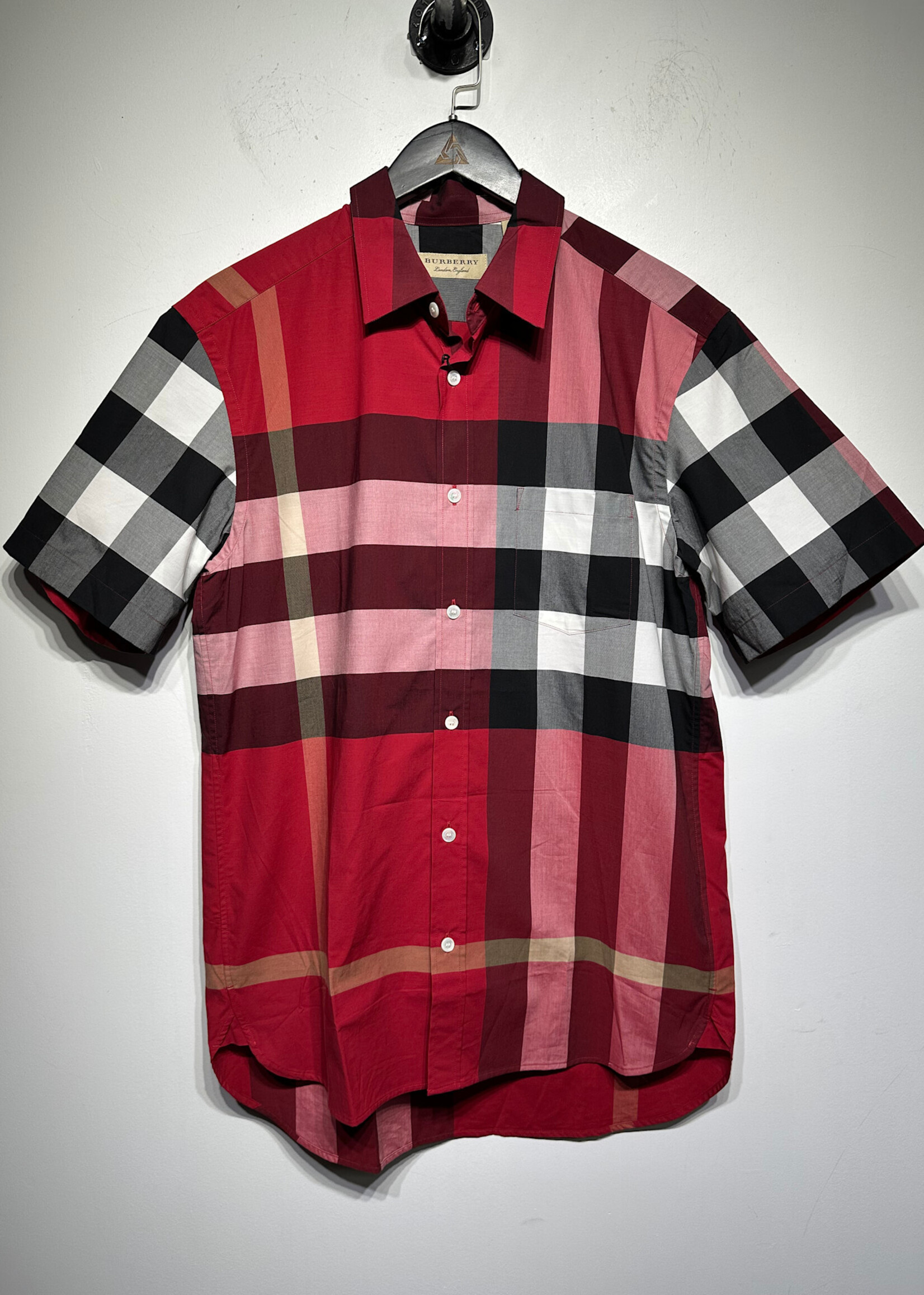 NWT Burberry Nova Red SS B/U M