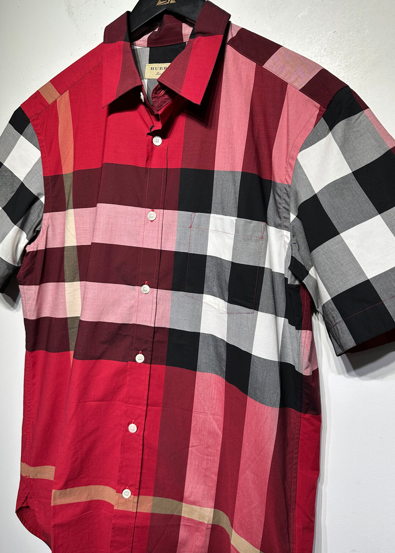 NWT Burberry Nova Red SS B/U M