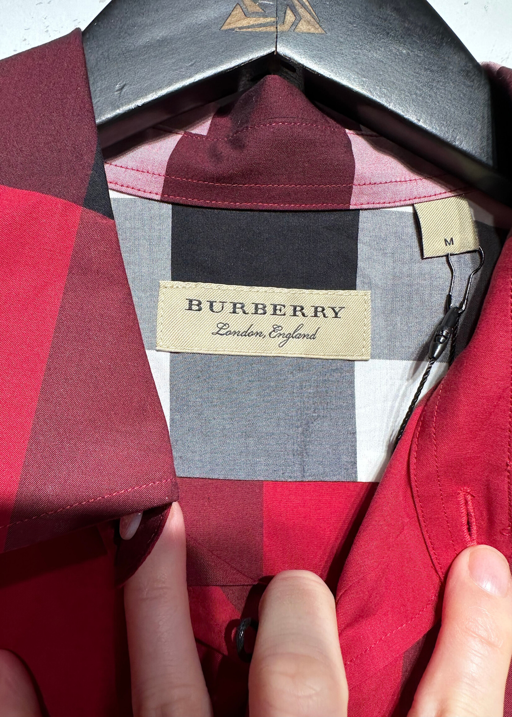 NWT Burberry Nova Red SS B/U M