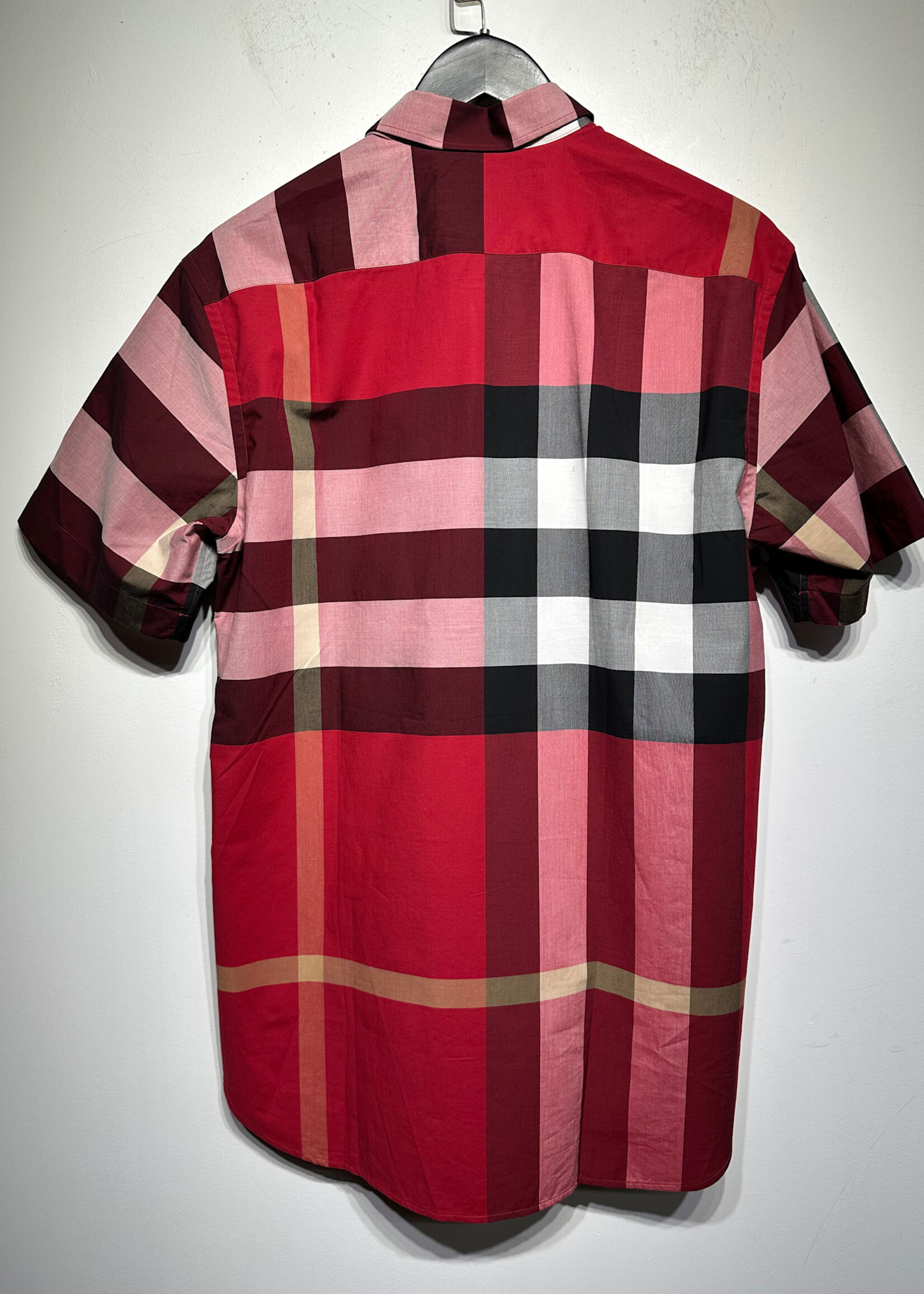 NWT Burberry Nova Red SS B/U M