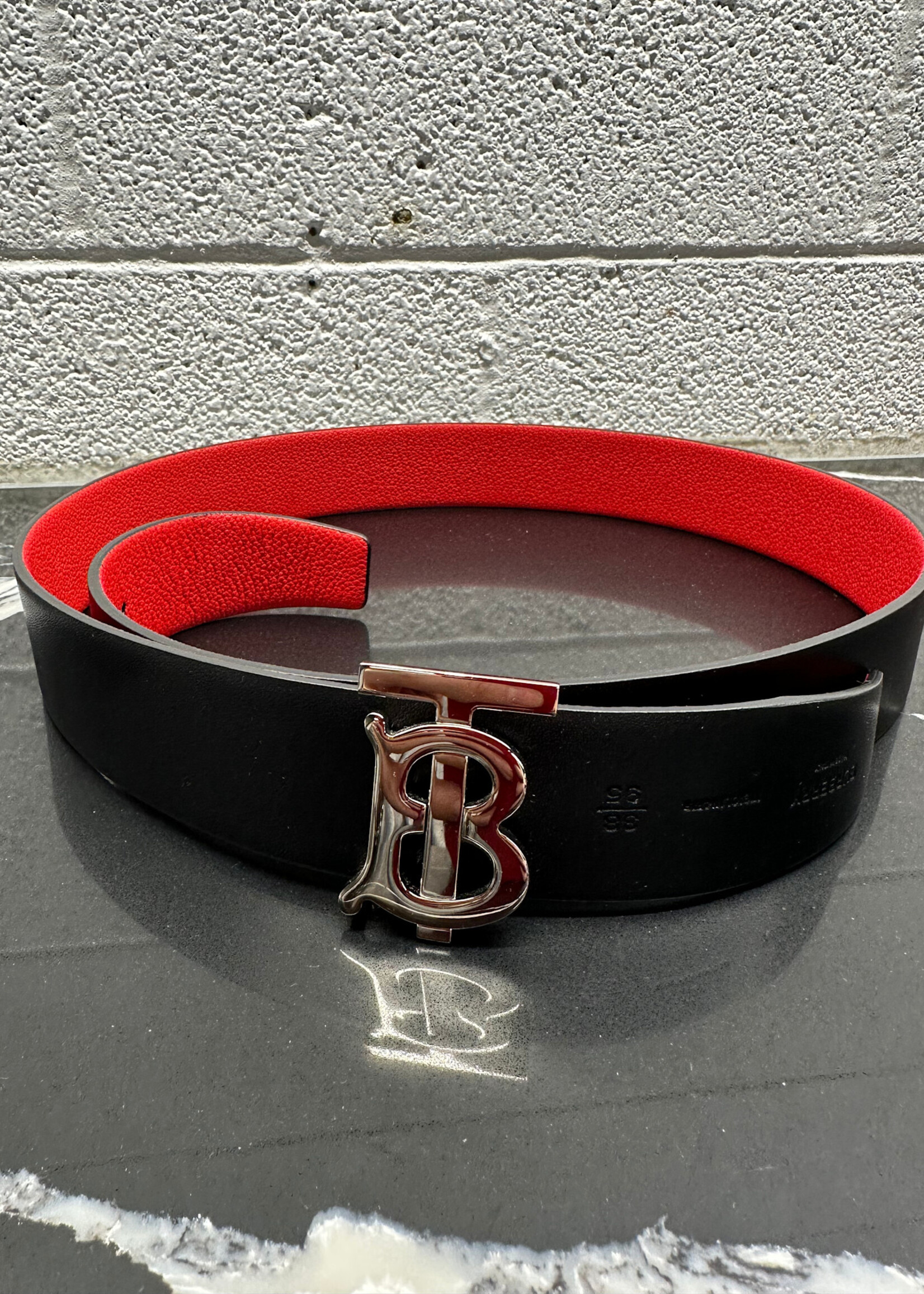 Burberry Black/Red Reversible Belt 38"
