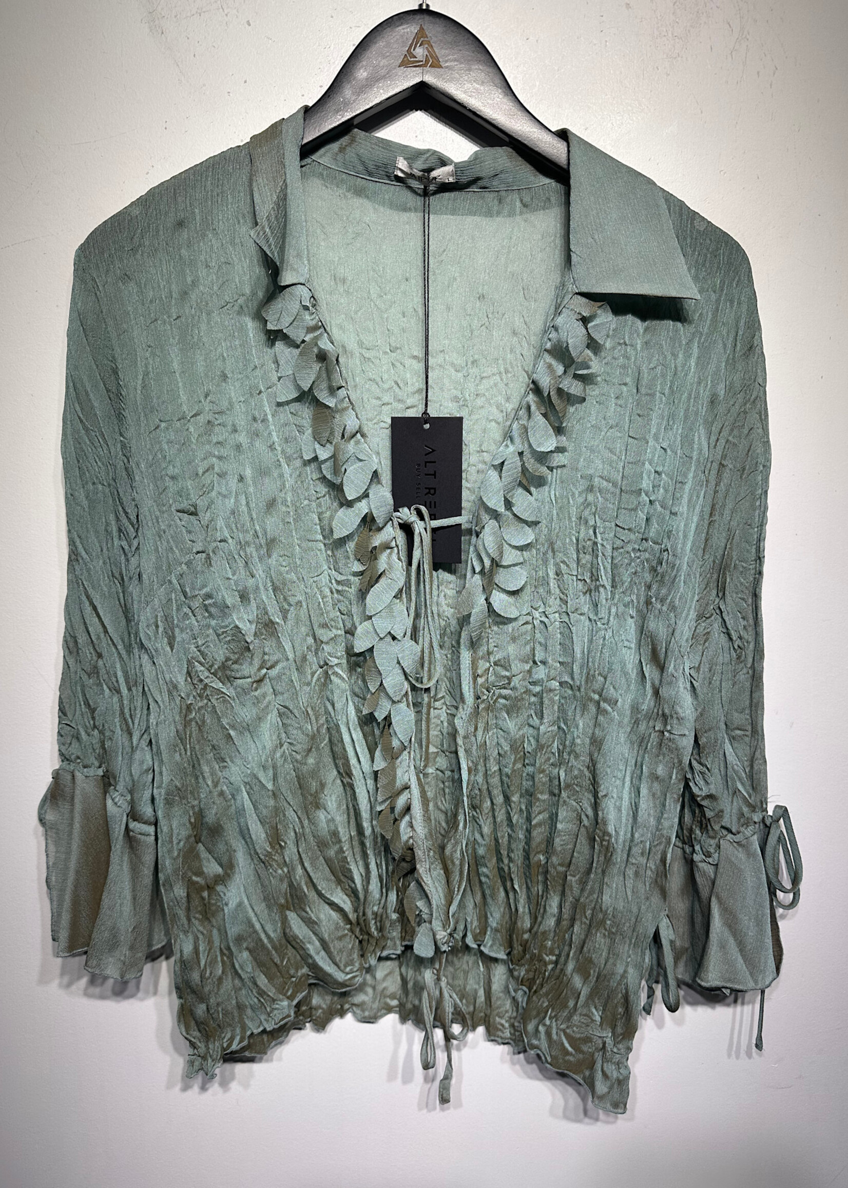 Jaipur Green Irradescent Front Tie L/S Top Fem L
