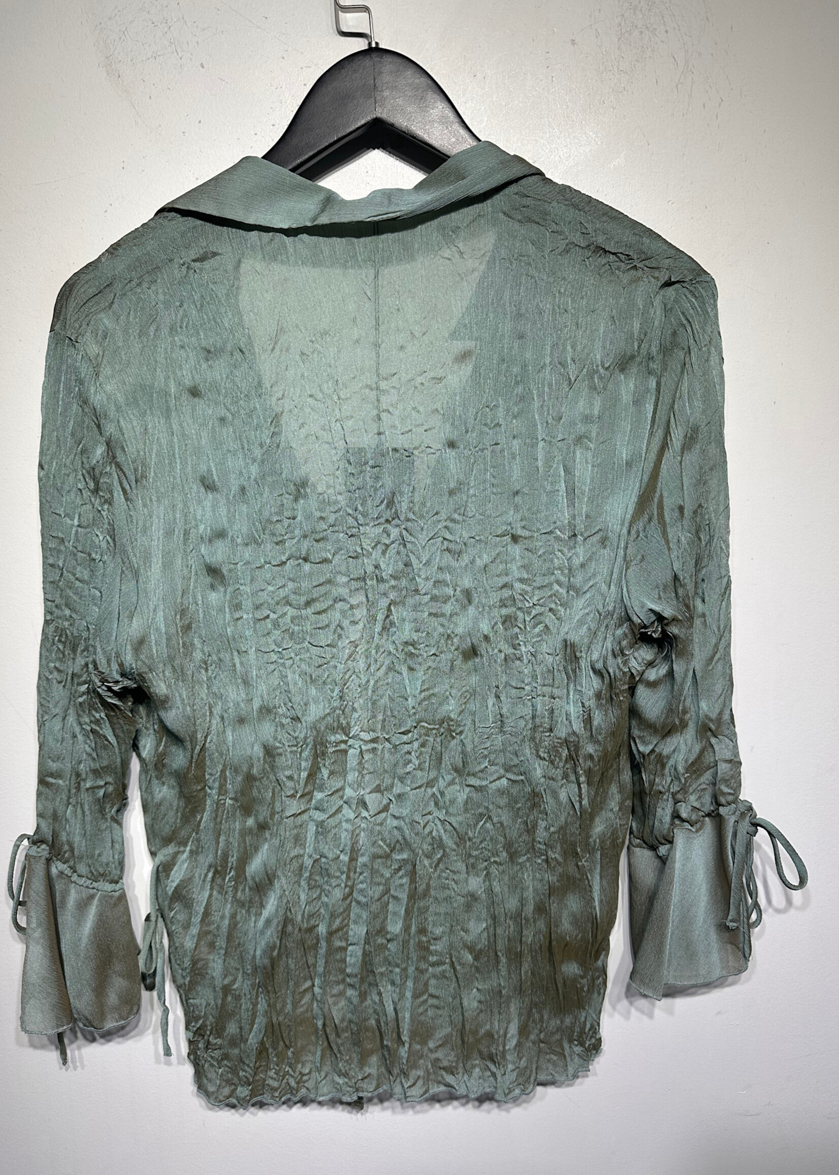 Jaipur Green Irradescent Front Tie L/S Top Fem L