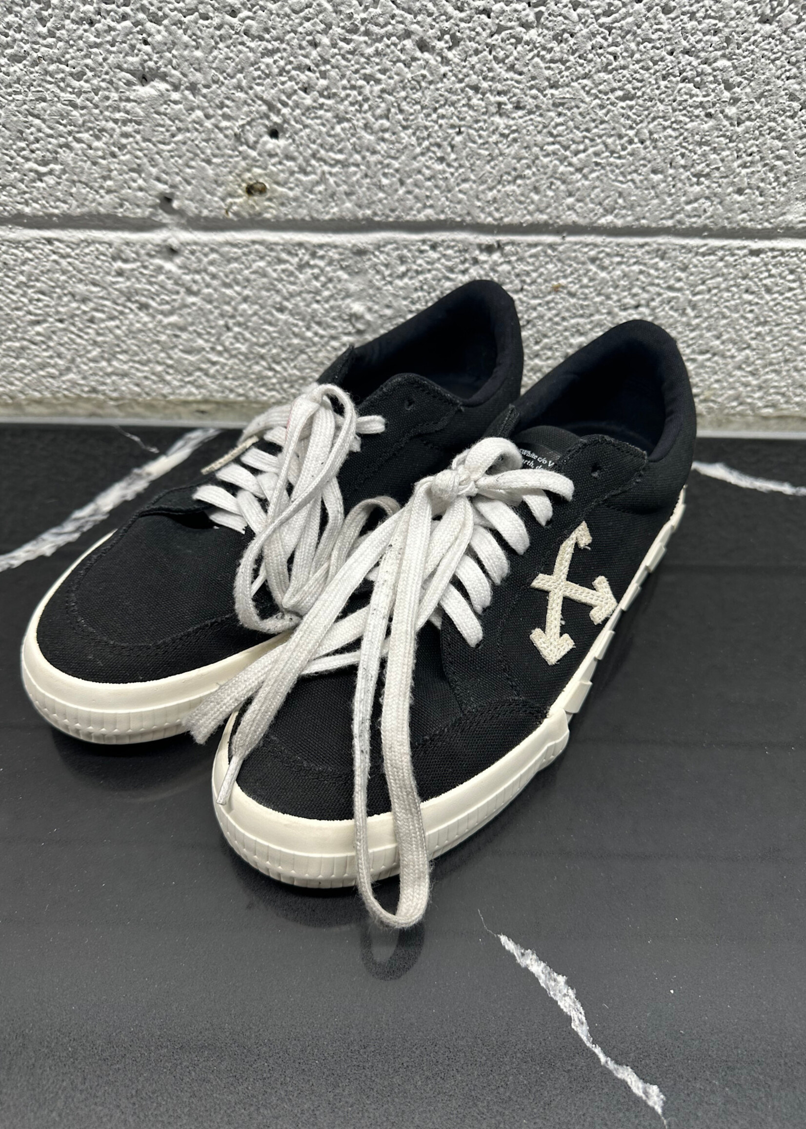 Off-White Black White Diagonal Sneakers 39/8.5
