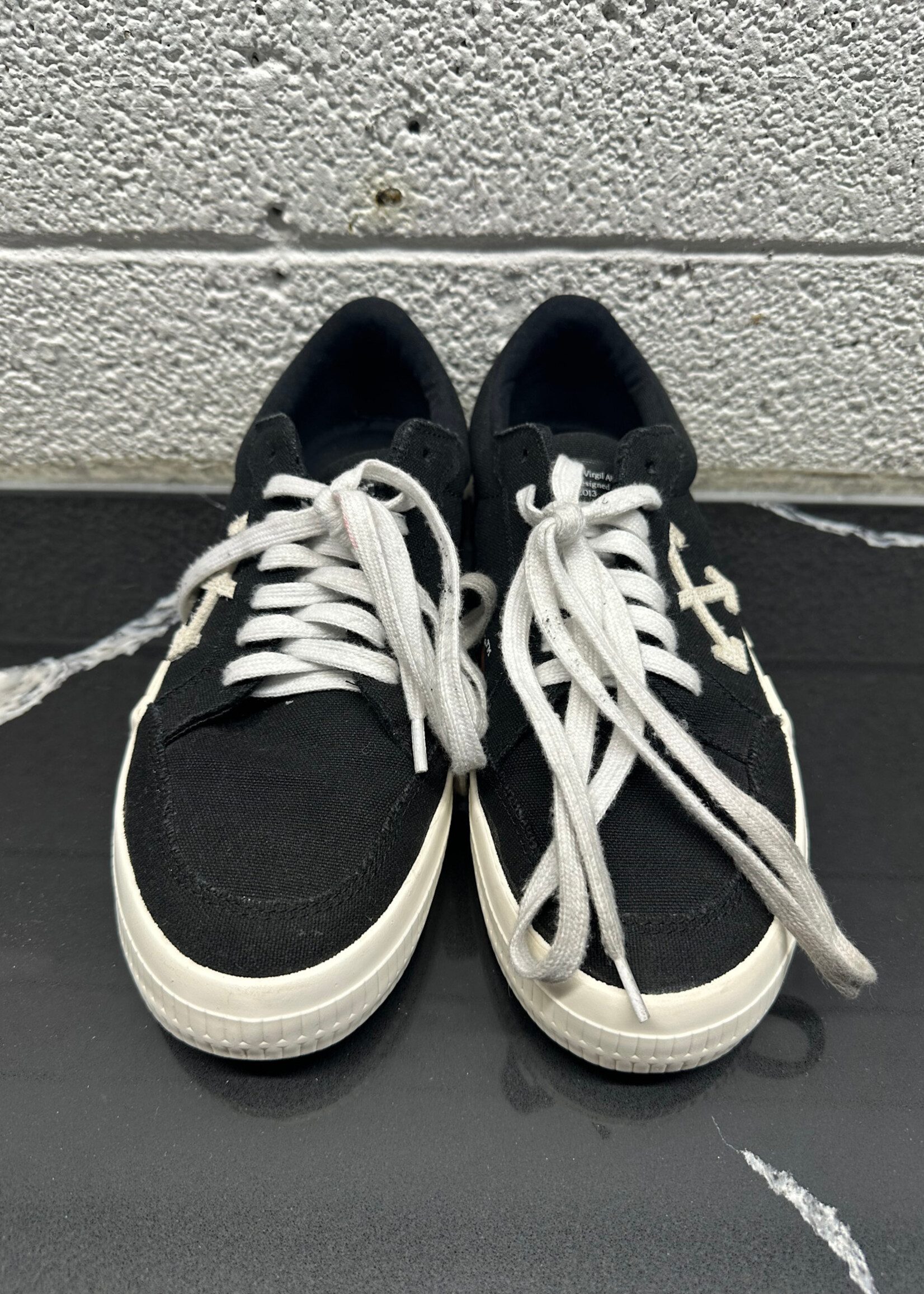 Off-White Black White Diagonal Sneakers 39/8.5
