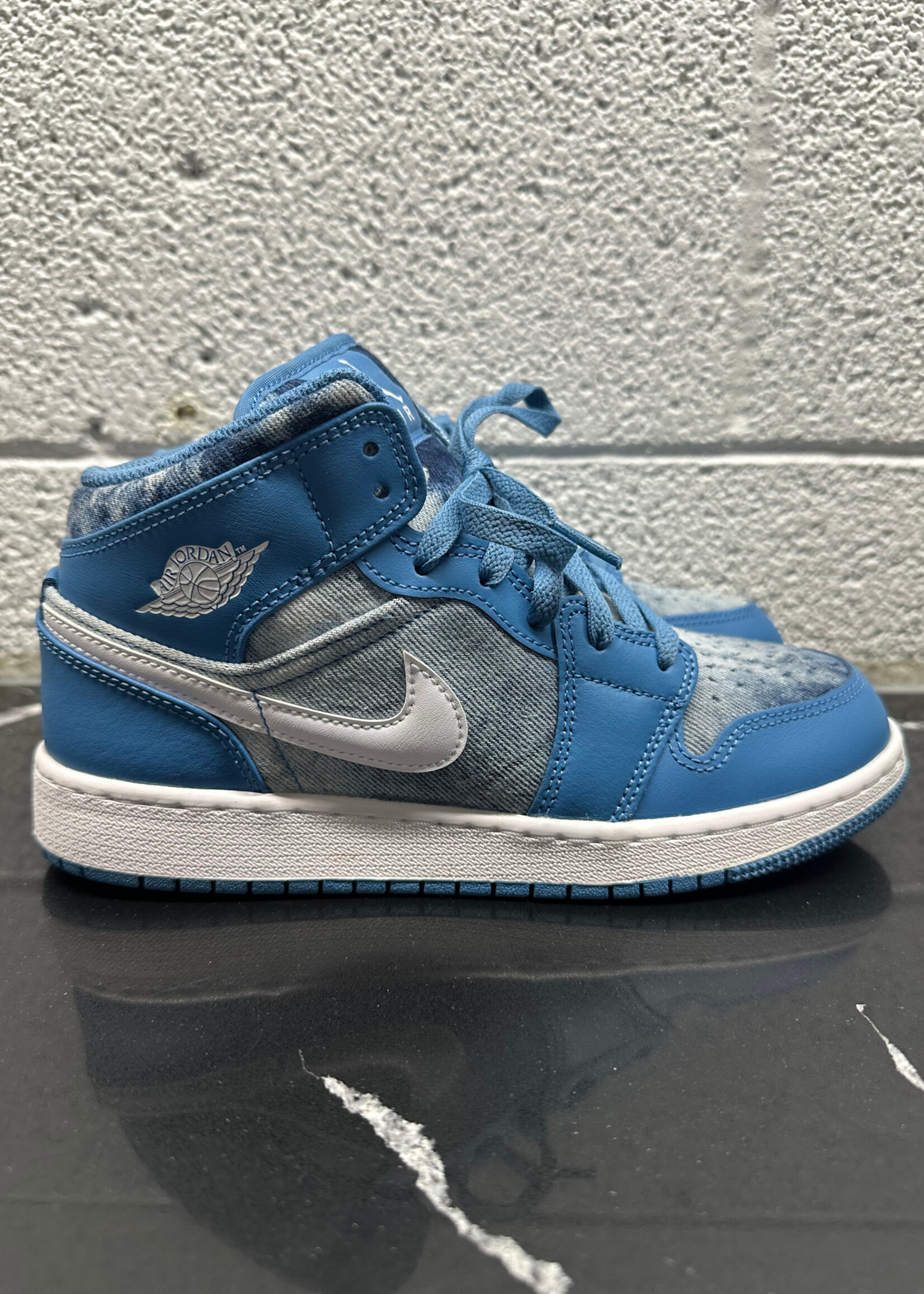 Jordan 1 Mid Blue White Fem 7.5