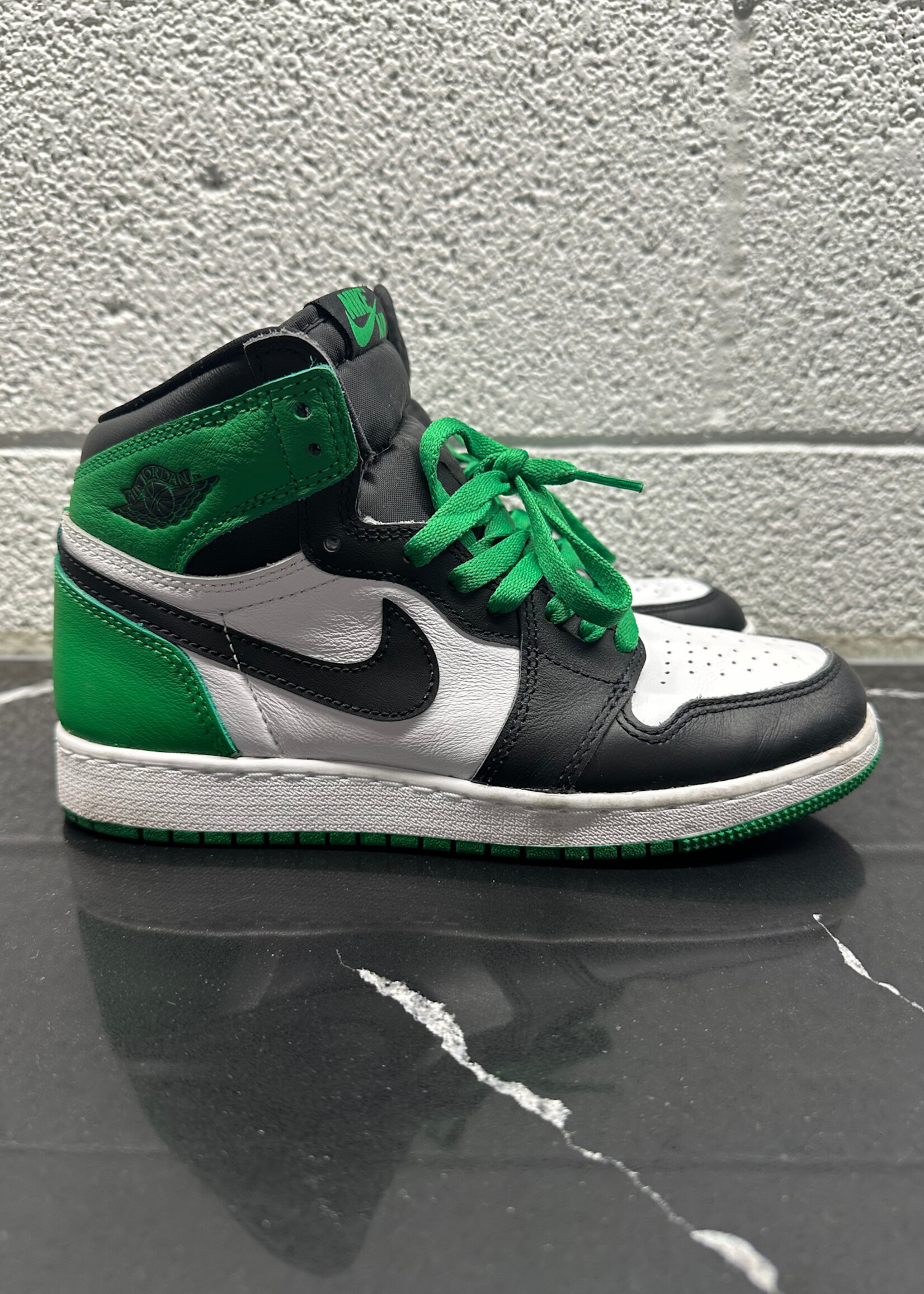 Jordan 1 High Green Black White Fem 7.5