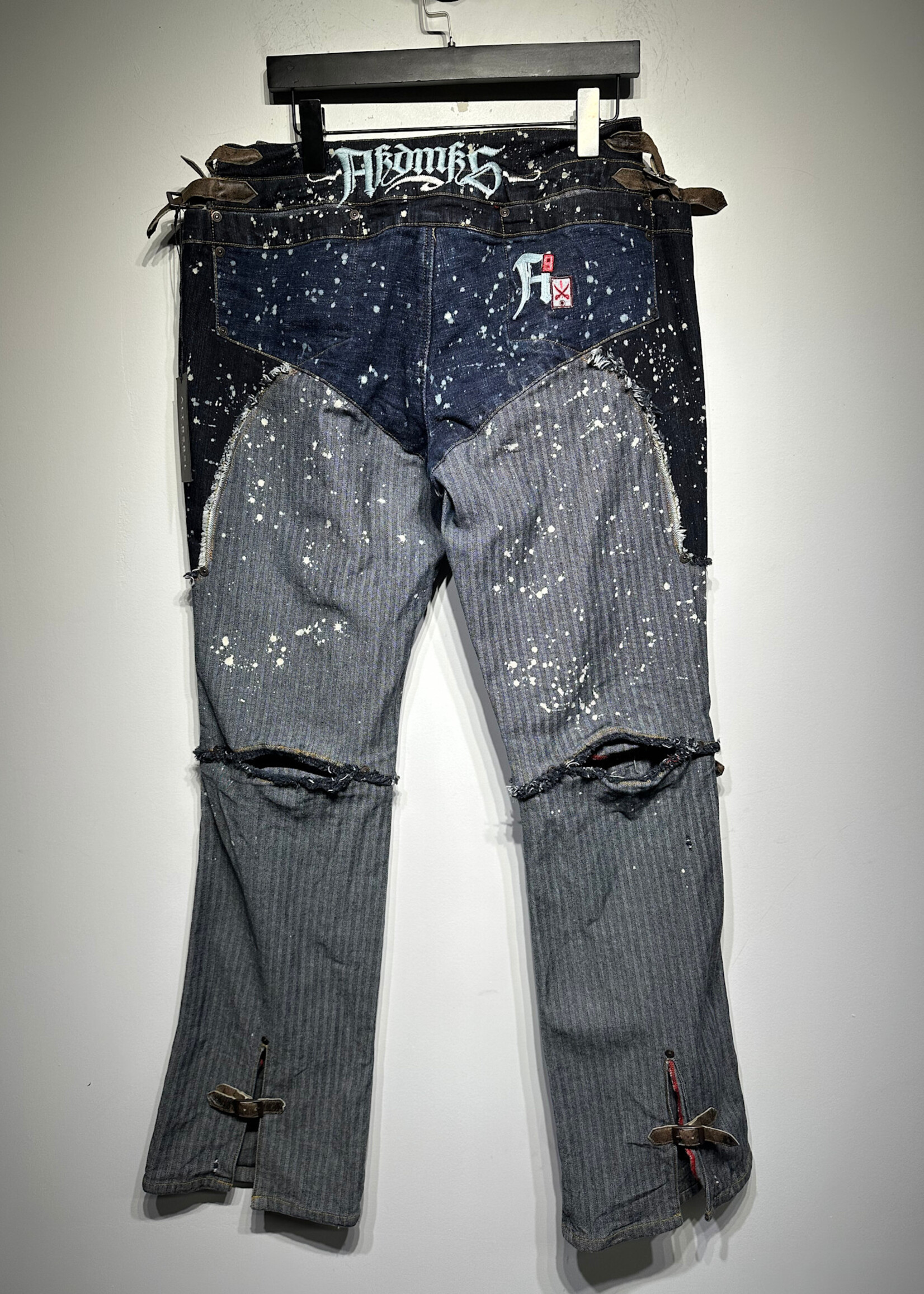 AKADEMIKS LOWRISE REWORKED JEANS 36
