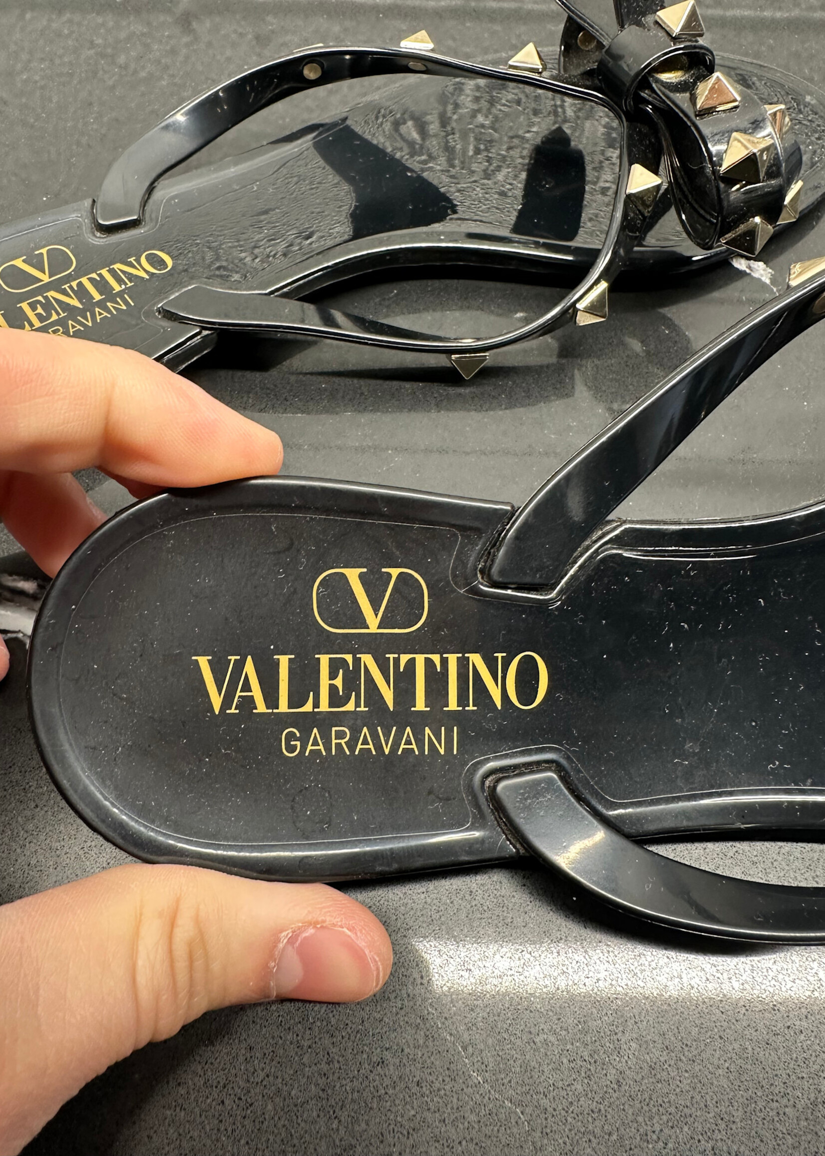 Valentino Black Stud Bow Thong Sandals Fem 7