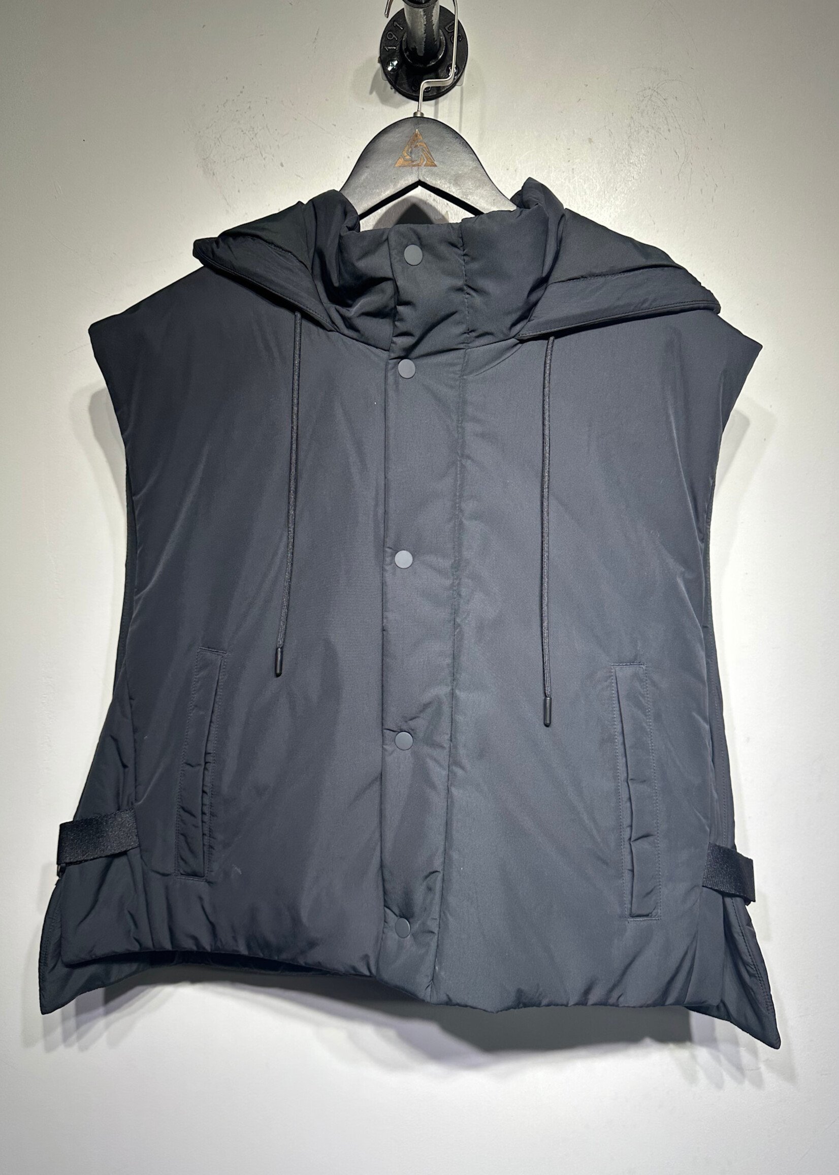 Cos Black Cropped Puffer Vest L