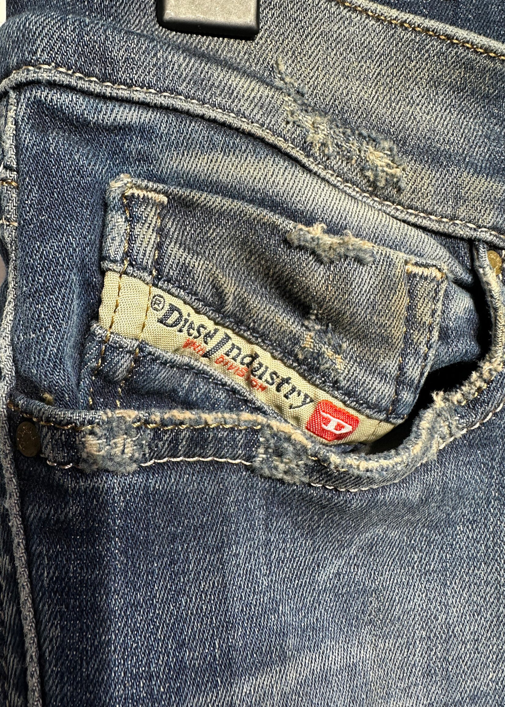 Diesel Distressed Bootzee Cut Jeans Fem 26