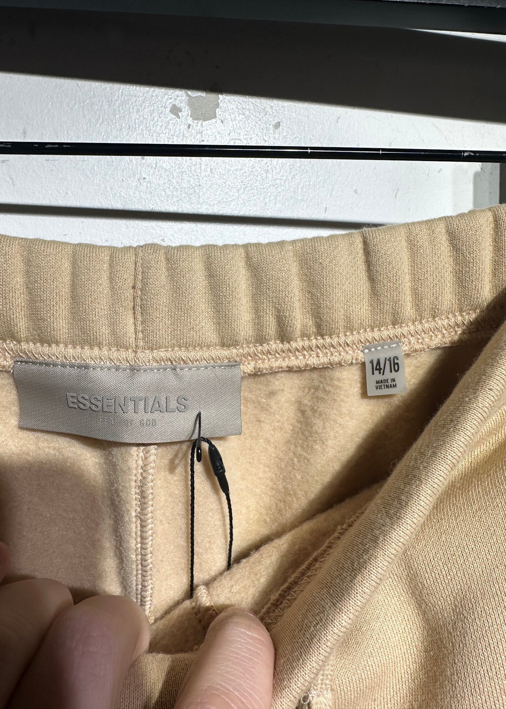 NWT Essentials FOG Tan Joggers Fem S