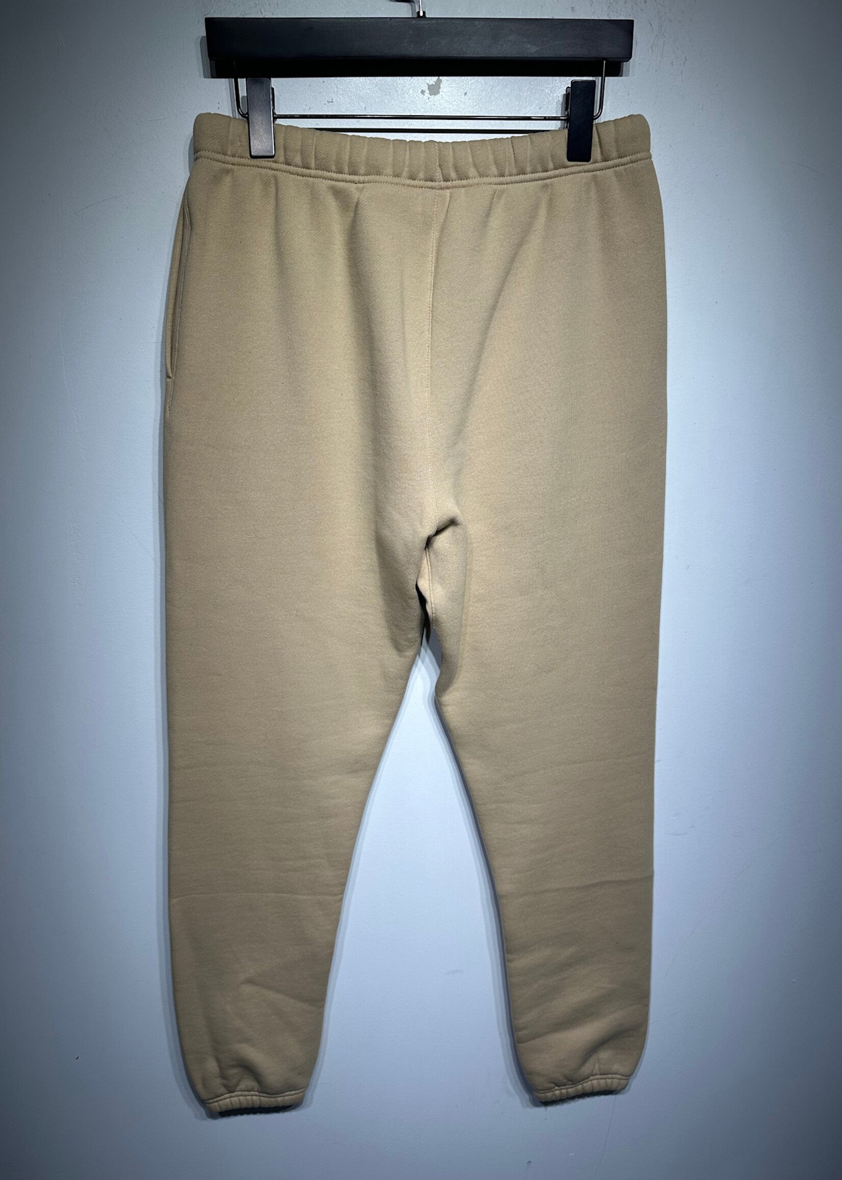 NWT Essentials FOG Tan Joggers Fem S