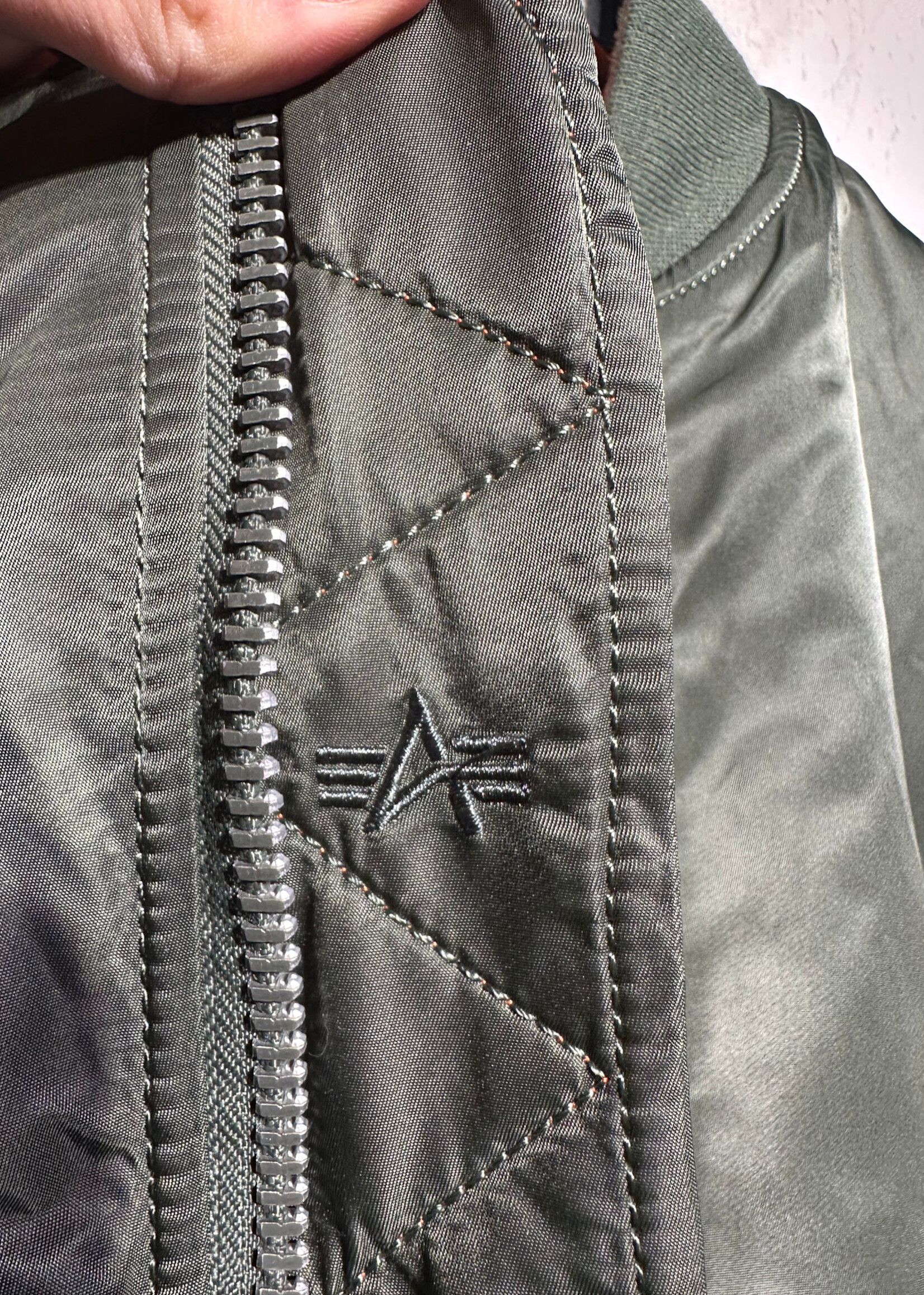 ALPHA INDUSTRIES OLIVE BOMBER JACKET XXL