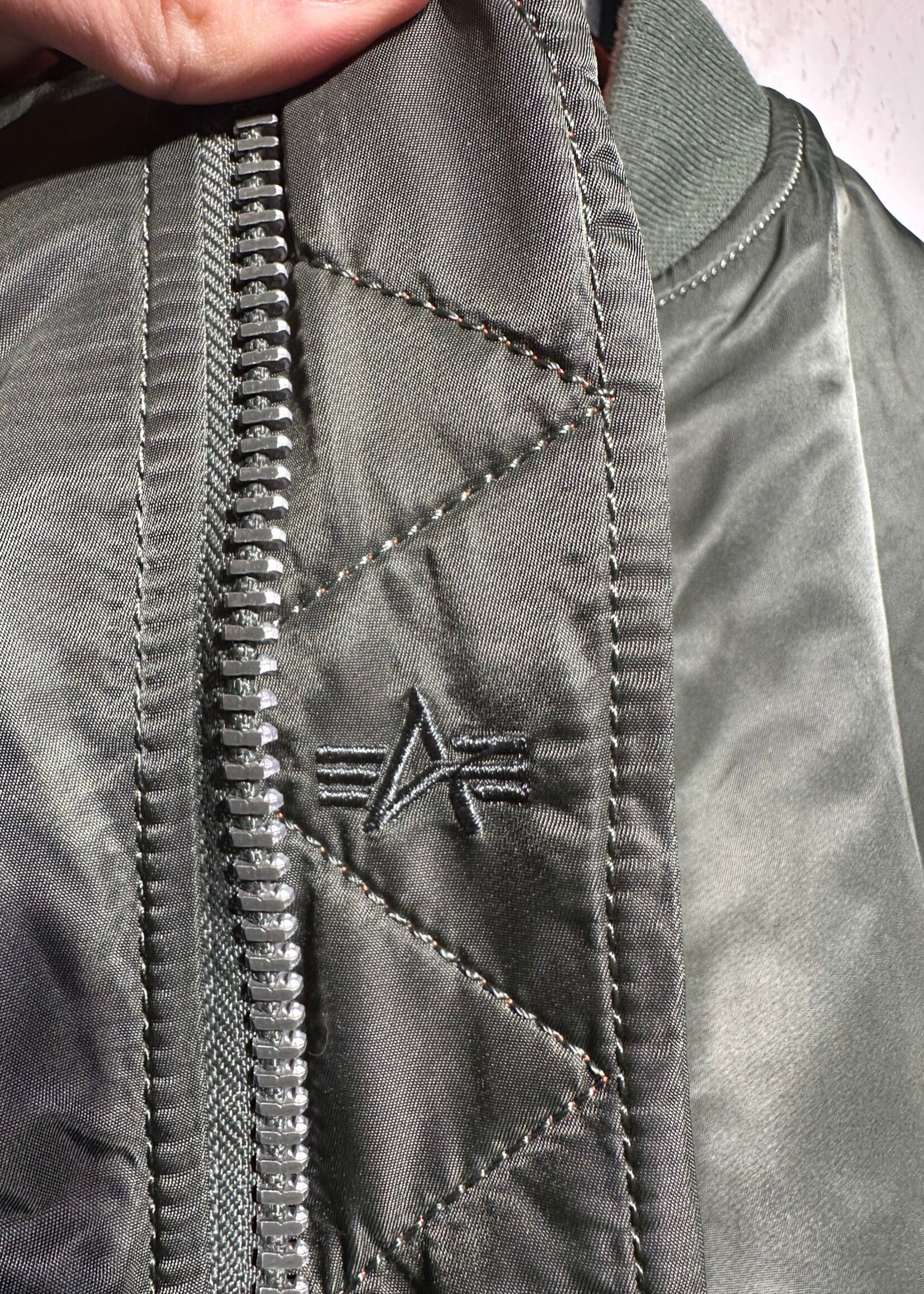 ALPHA INDUSTRIES OLIVE BOMBER JACKET XXL