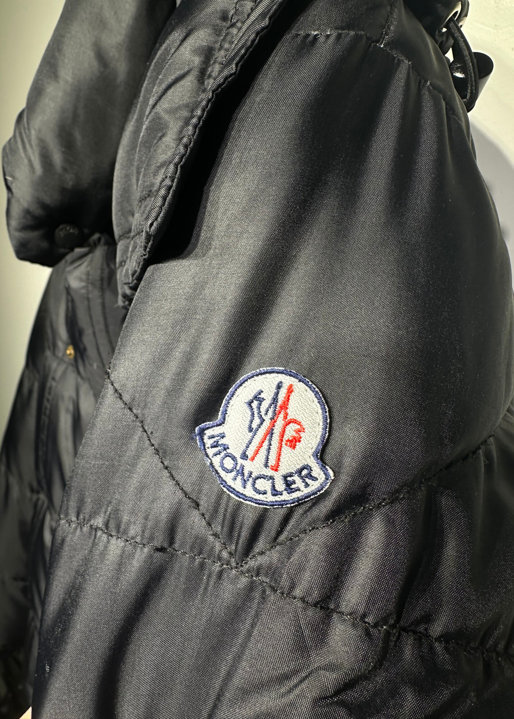 Moncler Black Hooded Puffer Masc L