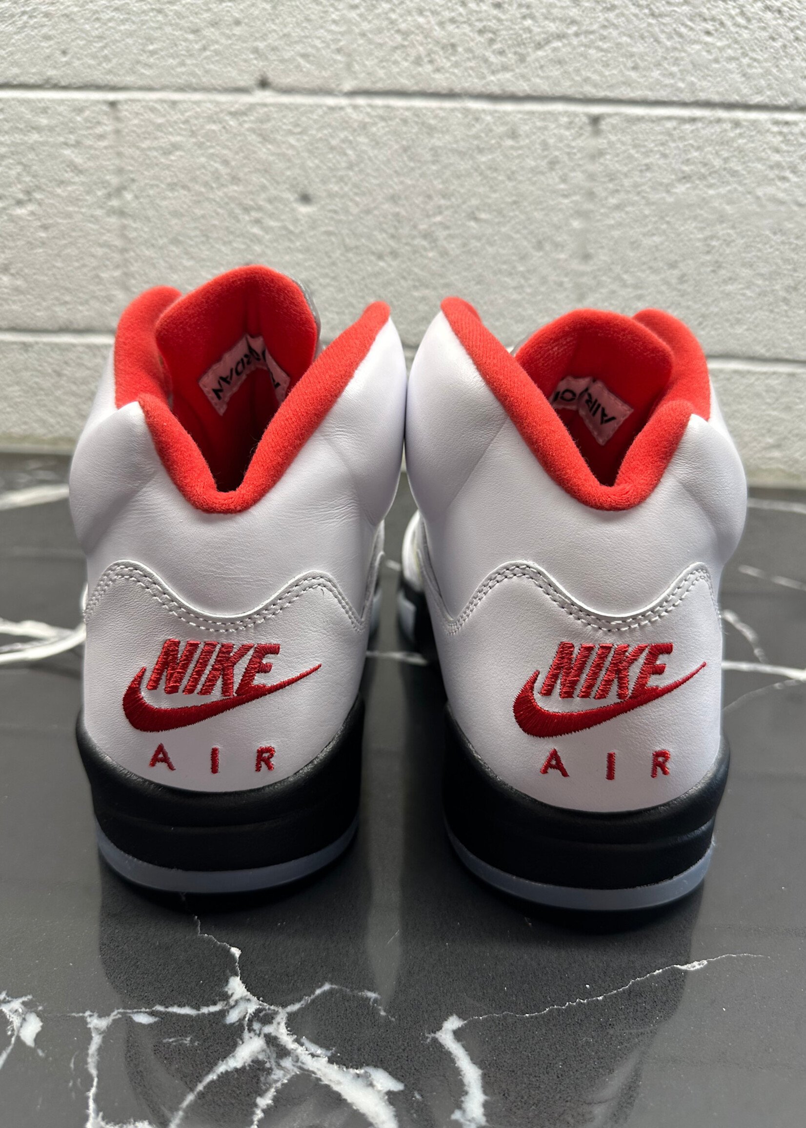 Jordan 5 White Fire Red 10.5