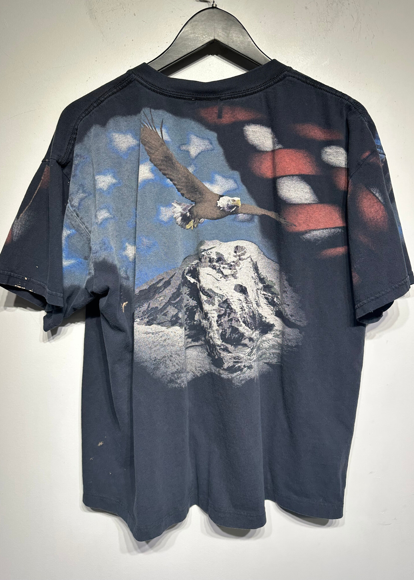 Liquid Blue 06' Eagle American Flag Tee XL AS IS