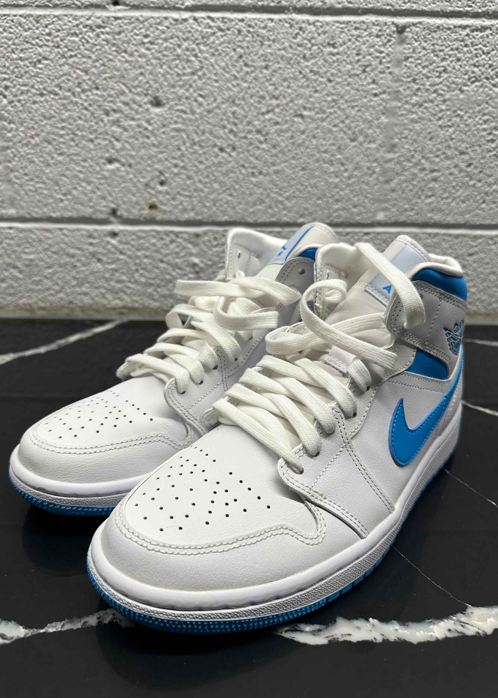 Jordan 1 Mid Powder Blue Fem 8.5