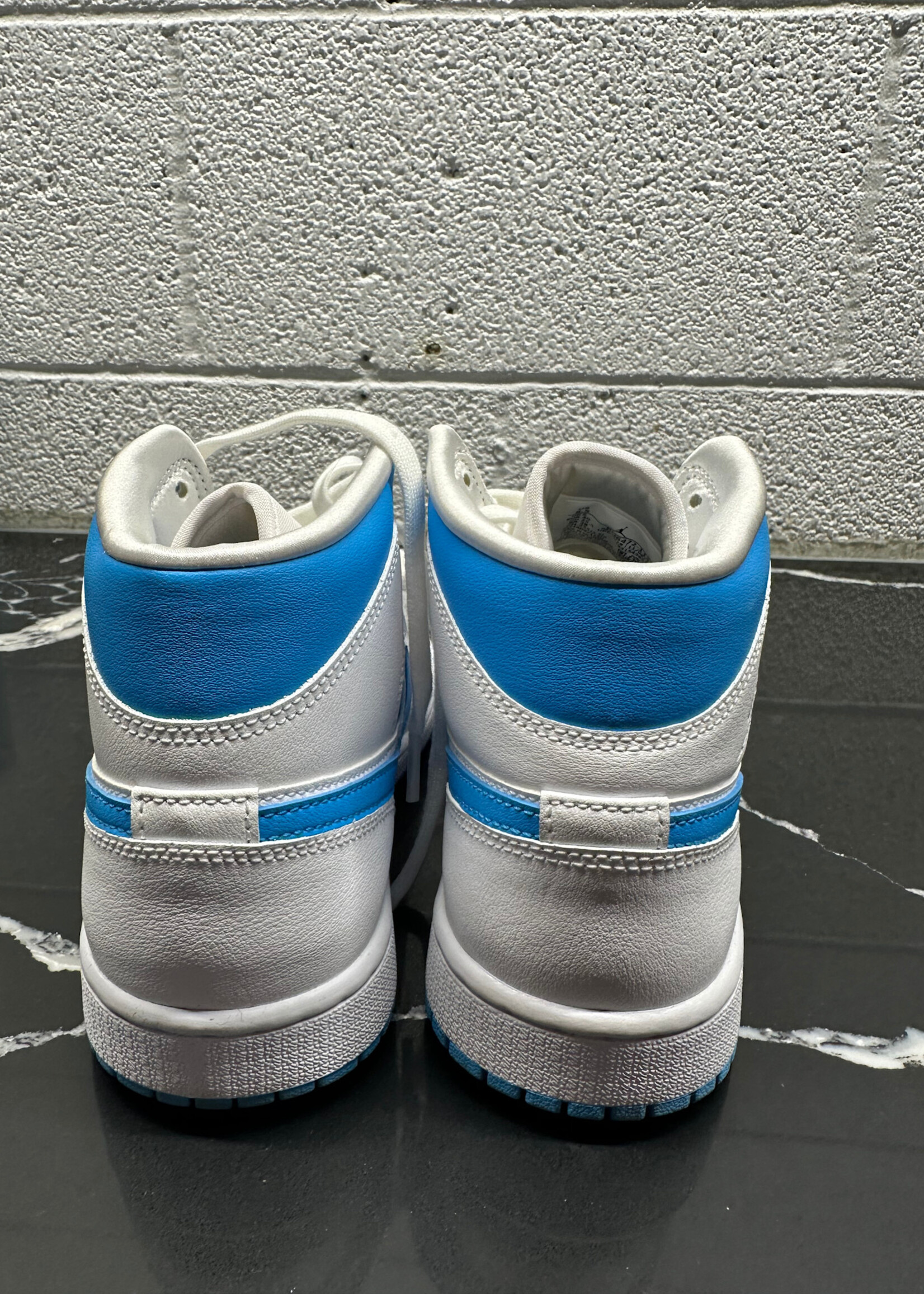 Jordan 1 Mid Powder Blue Fem 8.5