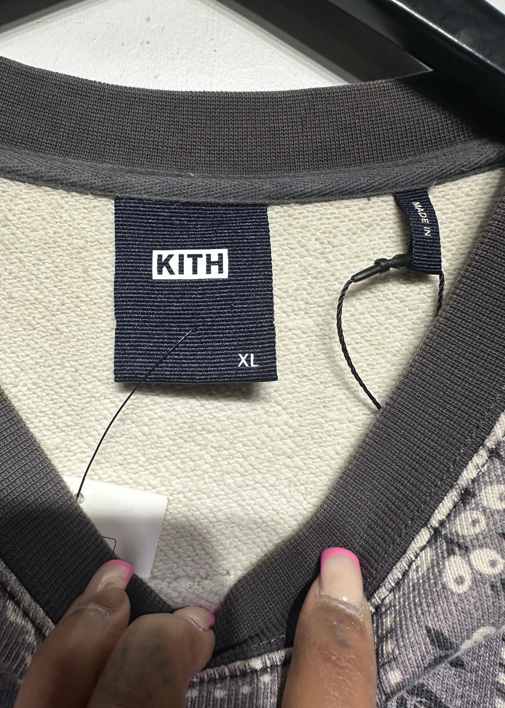 Kith Black Faded Paisley Sweatshirt Masc XL