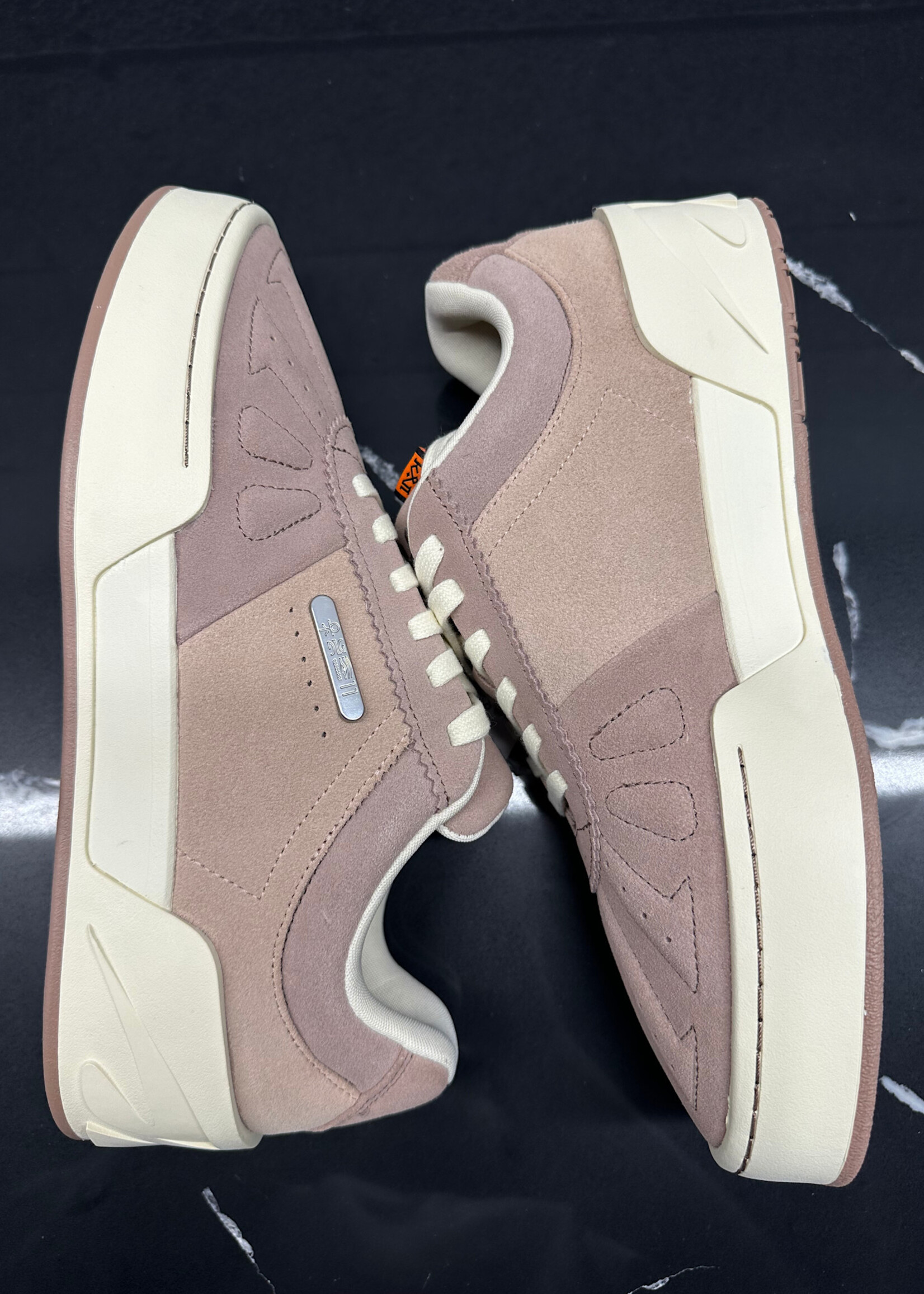 Anta Kai Hela Brown Grey Masc 10.5