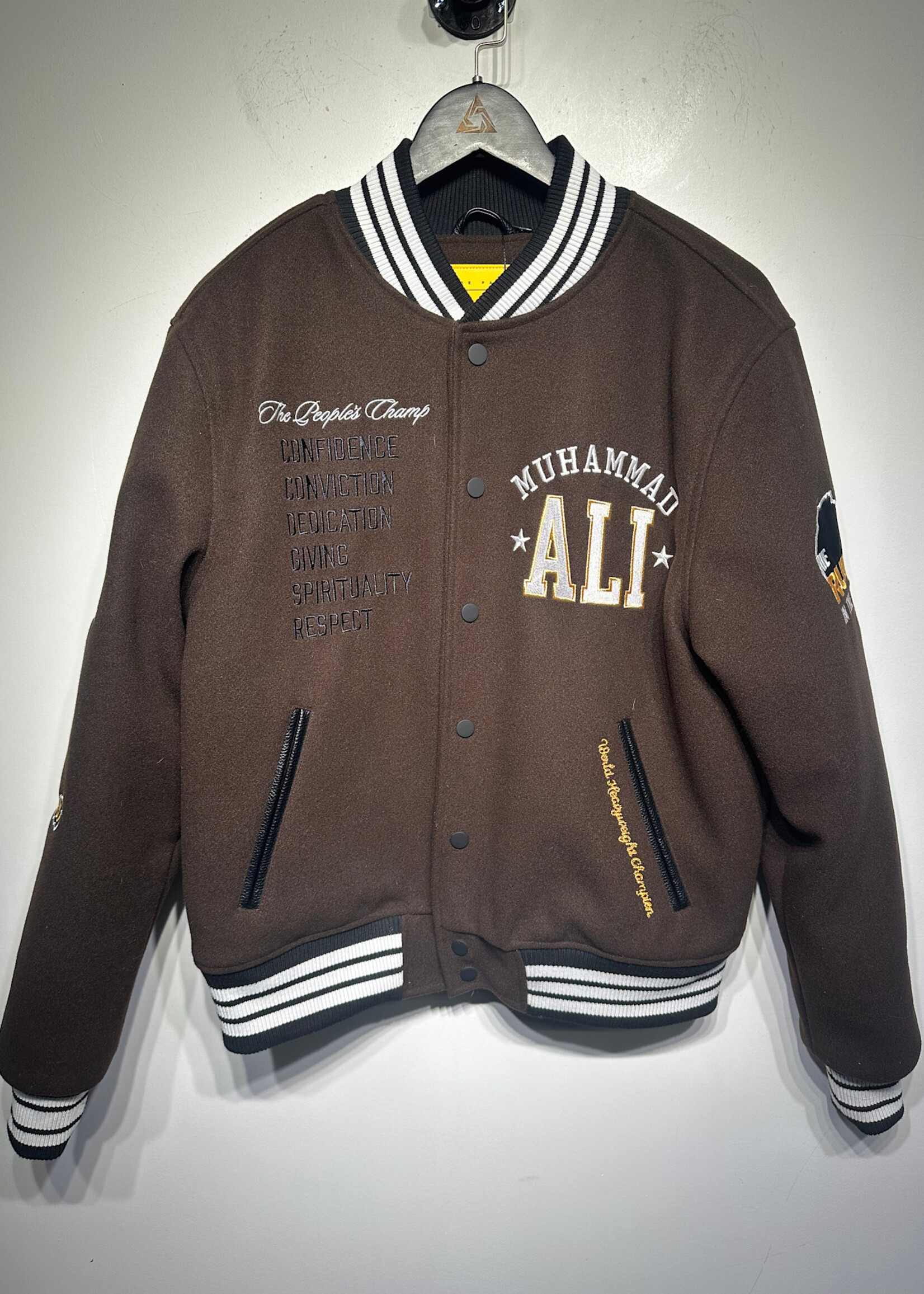 Shoe Palace Muhammad Ali Varsity M