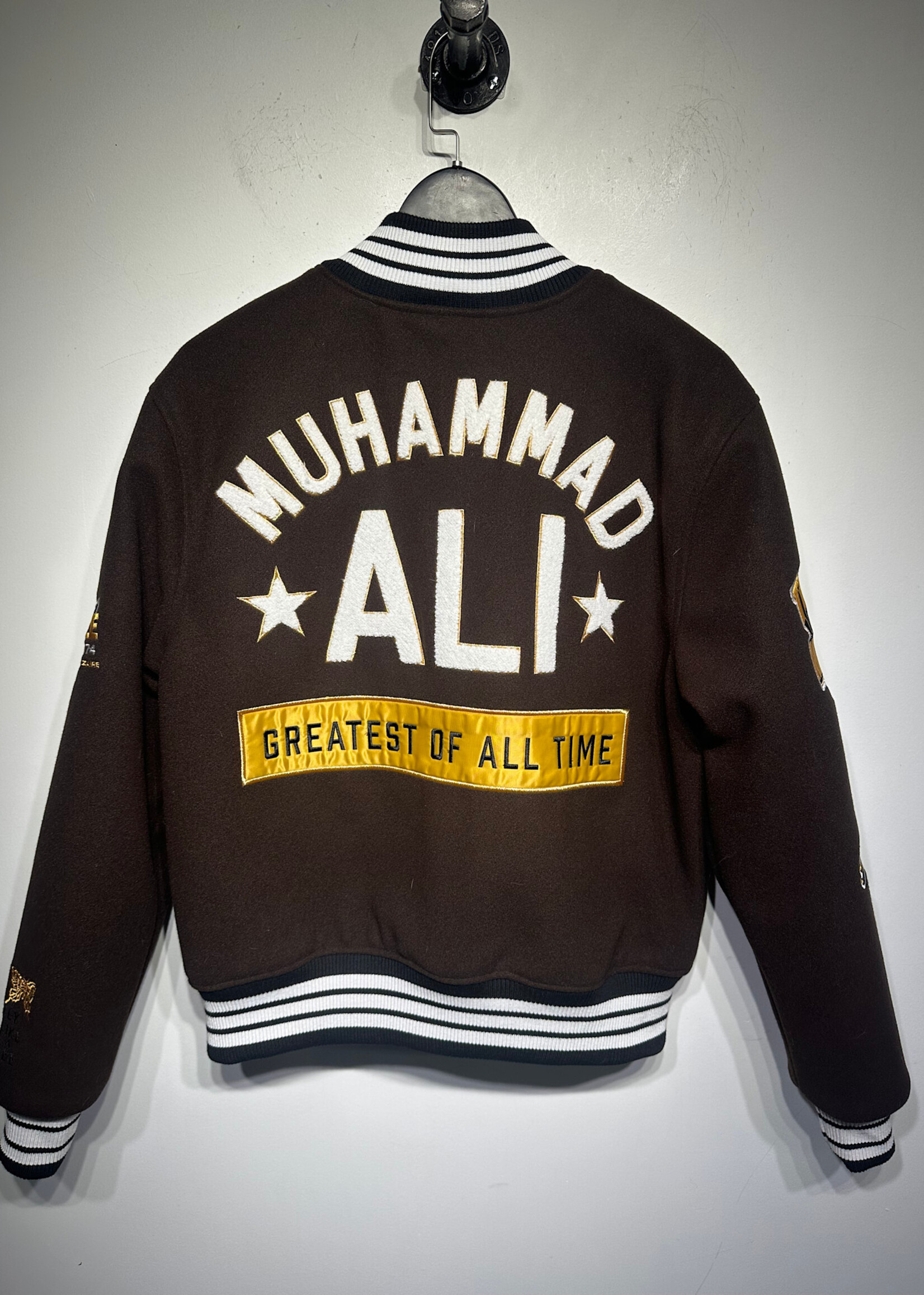 Shoe Palace Muhammad Ali Varsity M