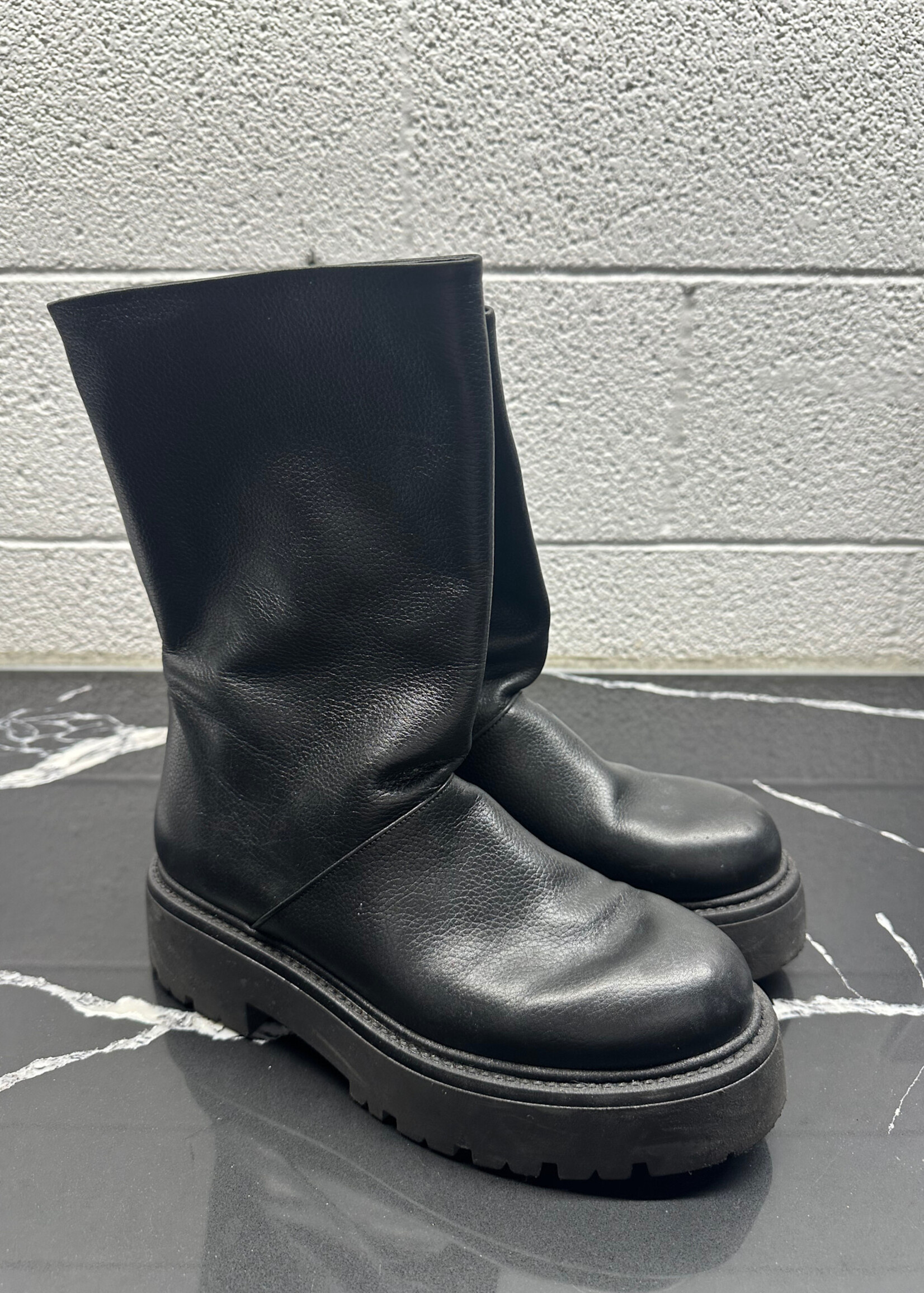 Paloma Barcelo Black Pull On Boots 39/8.5