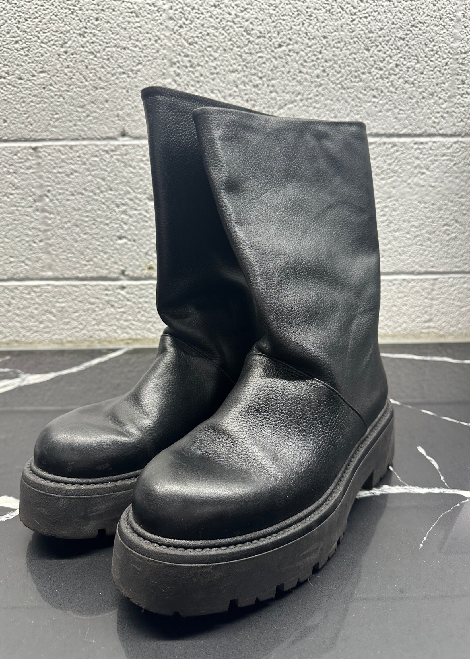 Paloma Barcelo Black Pull On Boots 39/8.5