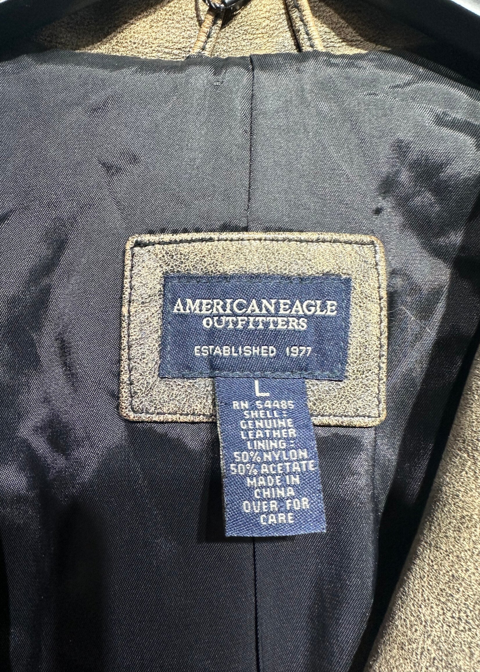 American Eagle 2000s Distress Leather Jacket Fem L