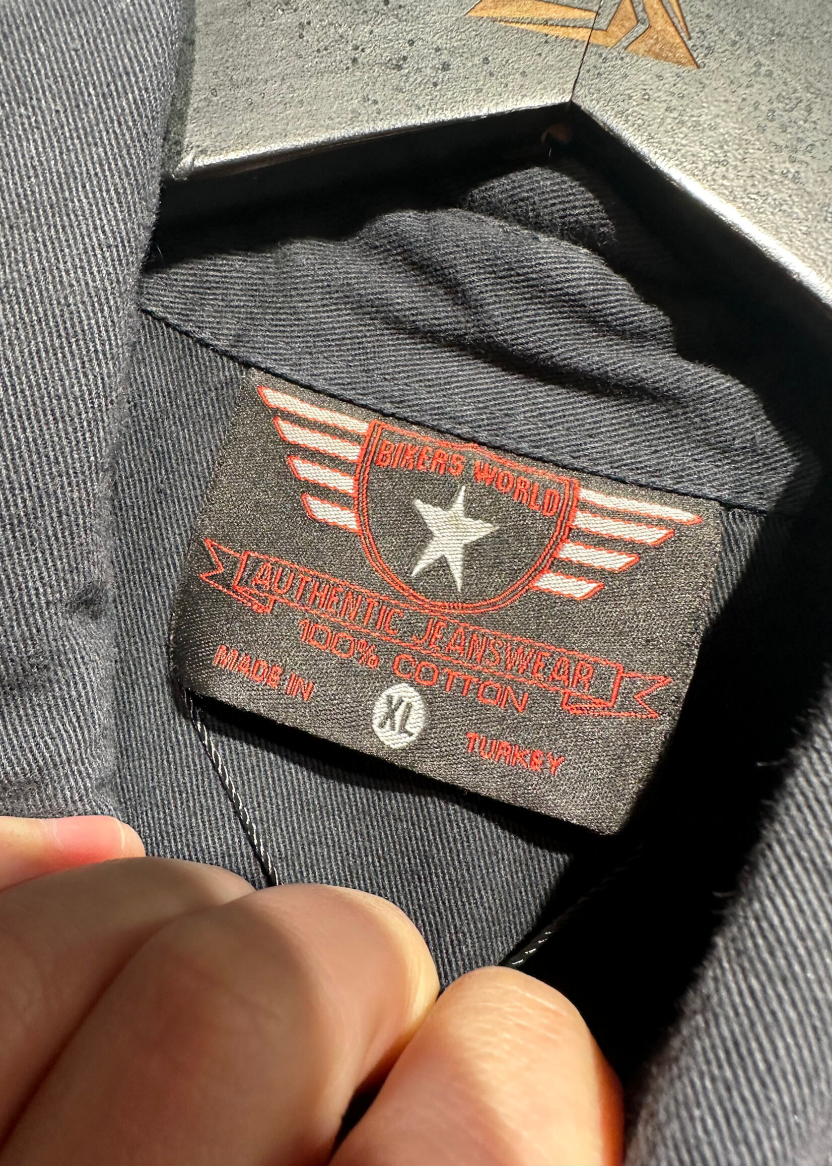 Laughlin 2000 River Run Cutoff Button Up XL