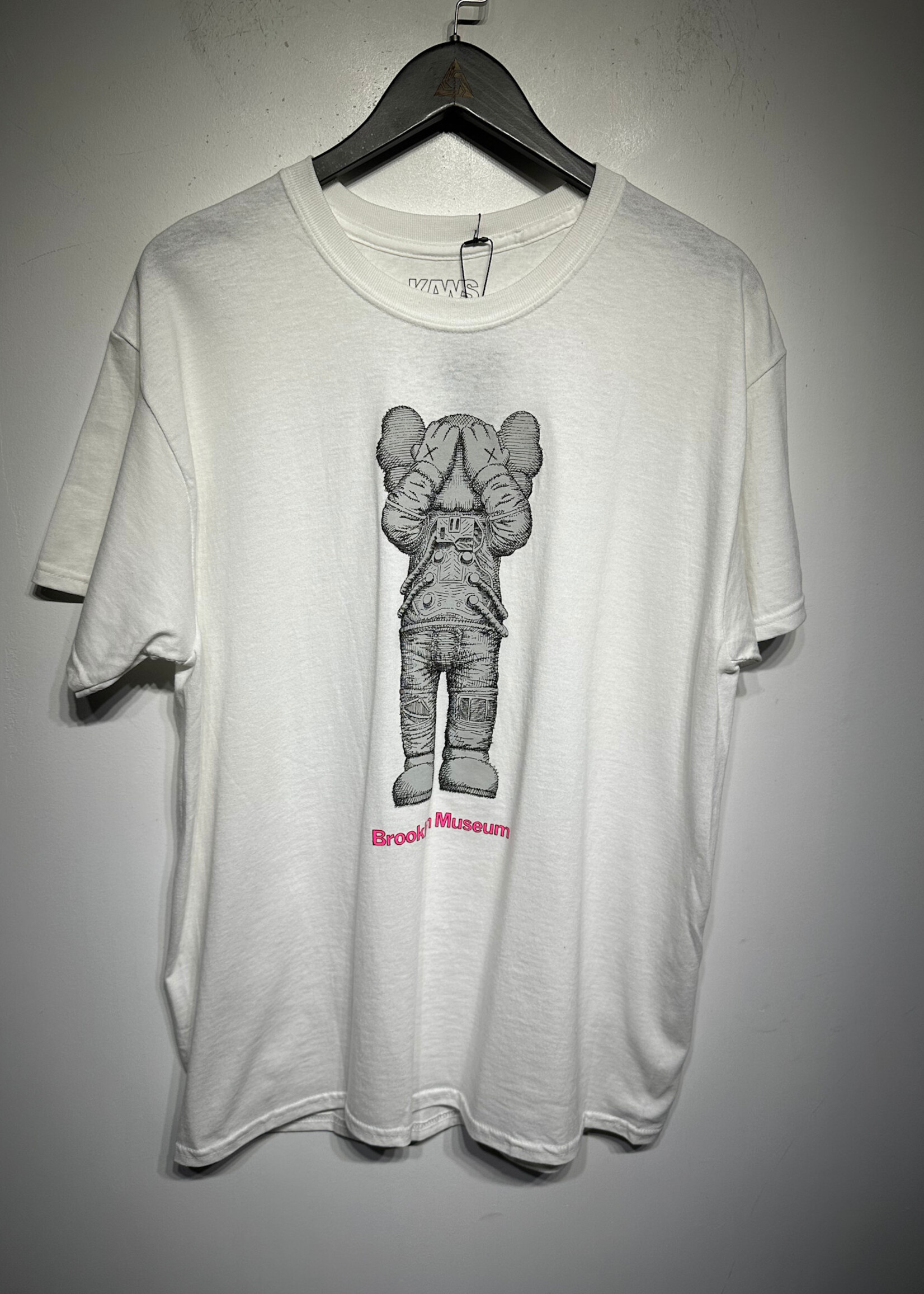 Kaws Brooklyn Museum Graphic Tee Masc L