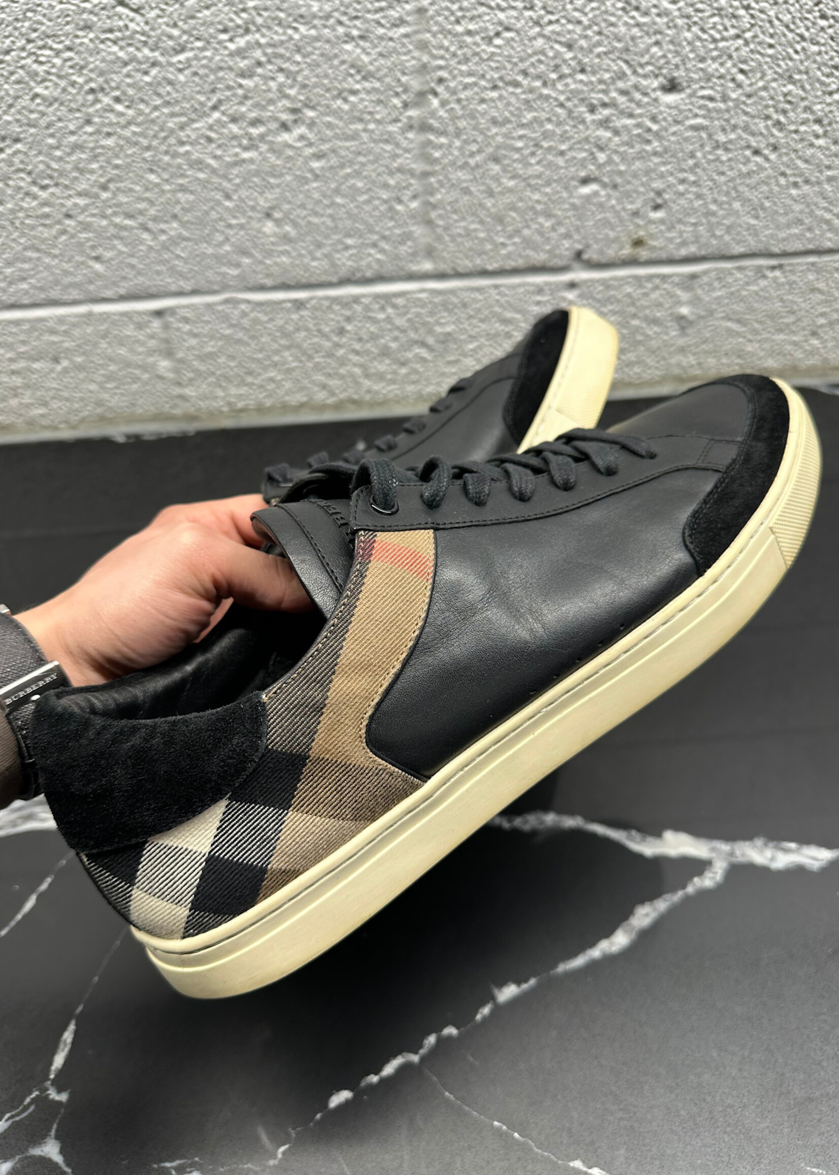 Burberry Black Leather Nova Check 46/Masc 12
