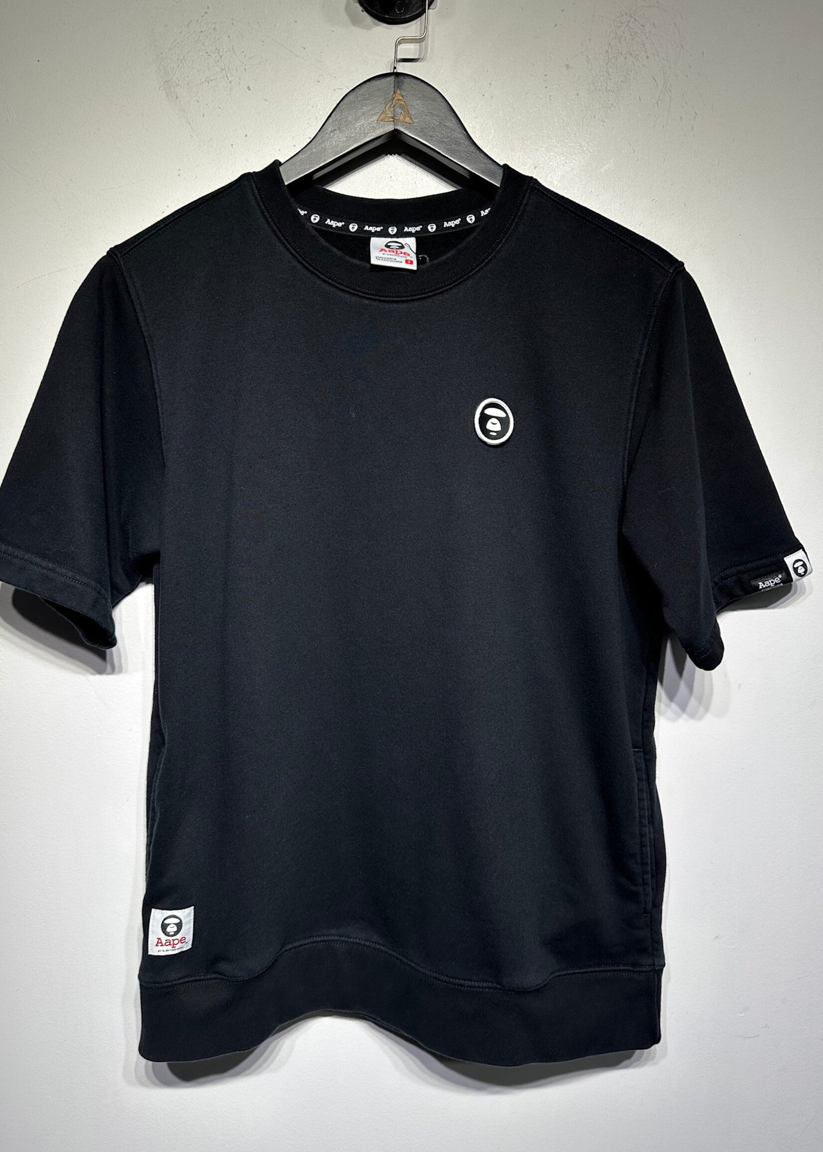 AAPE BLACK SHORT SLEEVE SWEATER S