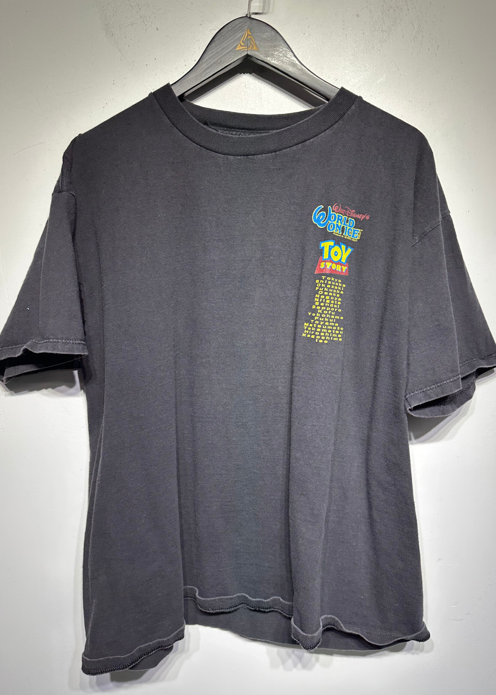 DISNEY 1998 TOKYO WORLD ON ICE TEE