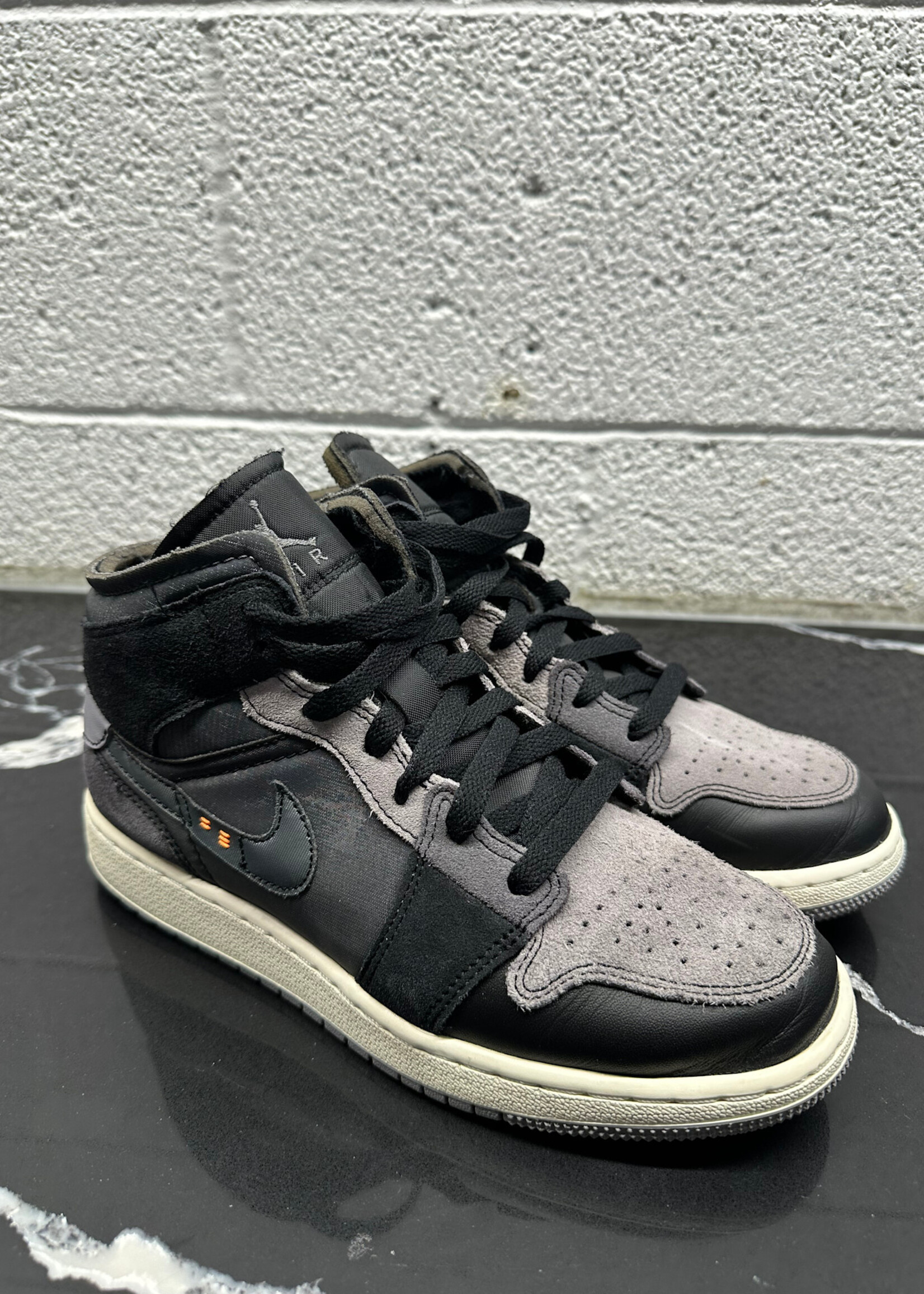 Jordan 1 Mid Inside Out Black Sneakers Fem 7