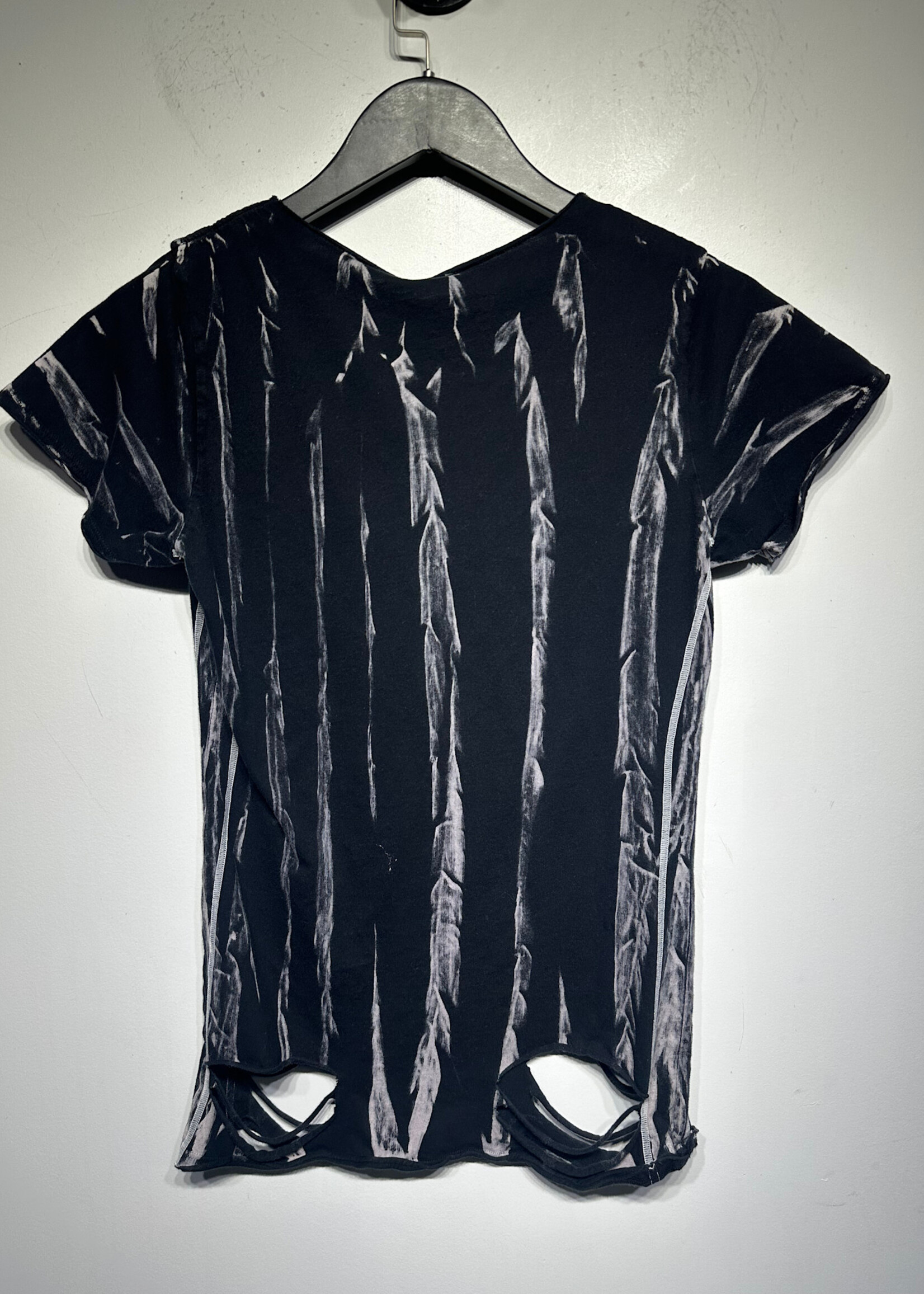 Affliction Black White Rhine Distressed Tee Fem L