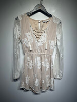 LOVERS AND FRIENDS WHITE LACE DRESS XS