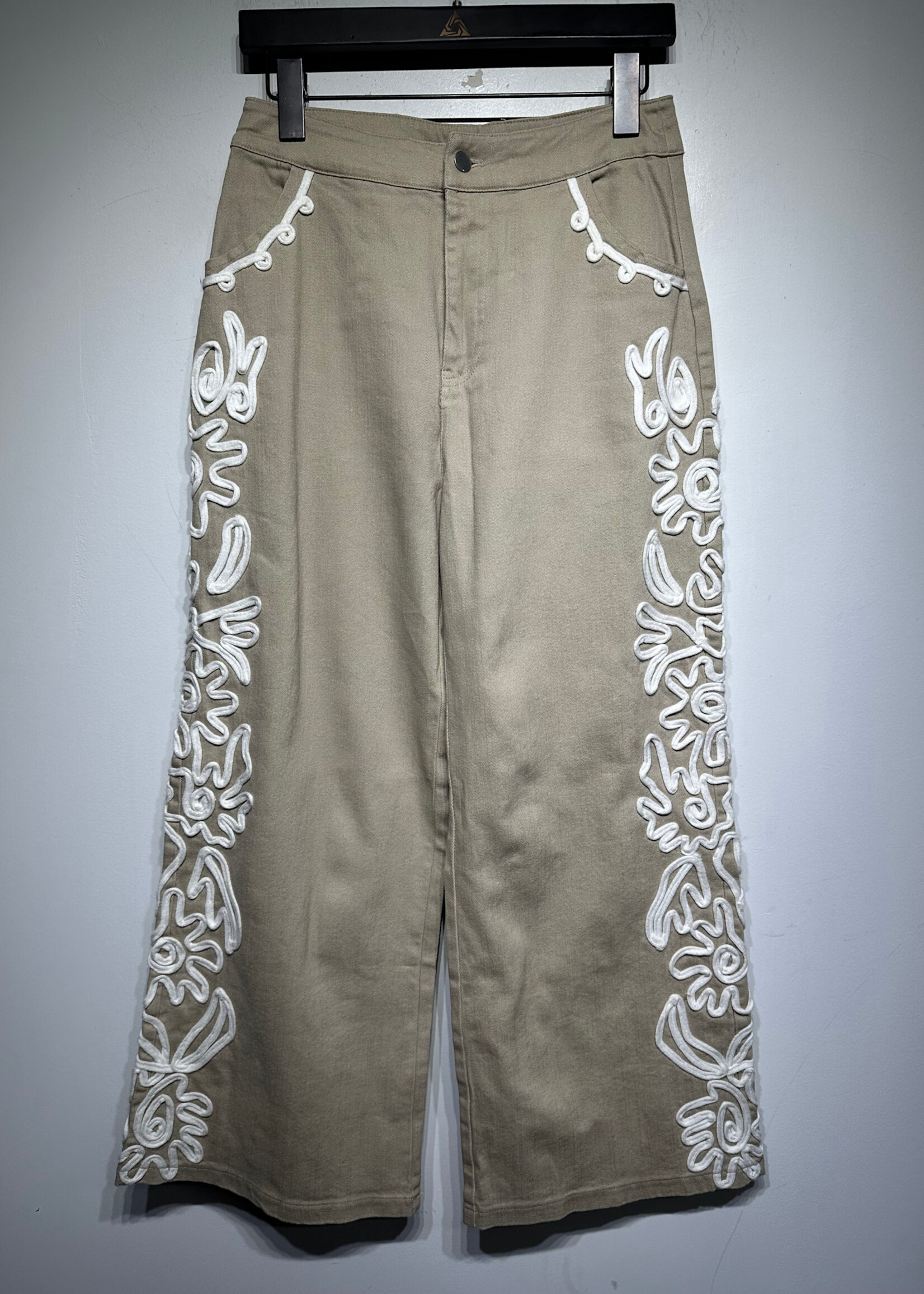 Lalavon White Beige Embroidered 2PC Set S