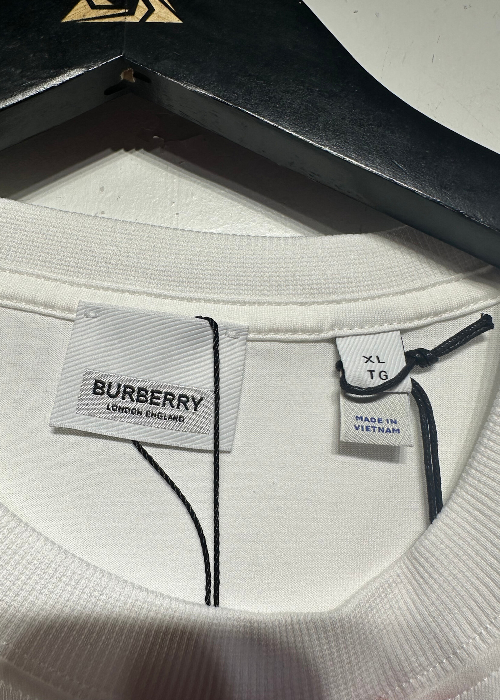 Burberry NWT White Center Knight Logo Tee XL