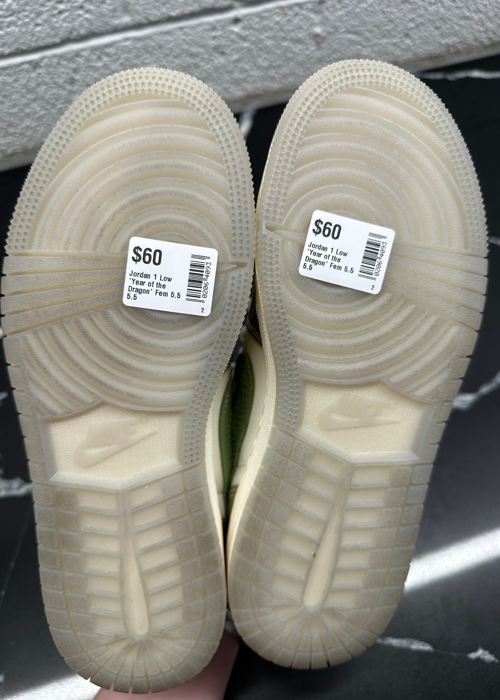 Jordan 1 Low 'Year of the Dragon' Fem 5.5