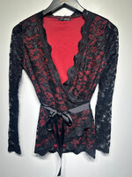MAURICES RED/BLACK LACE LS M
