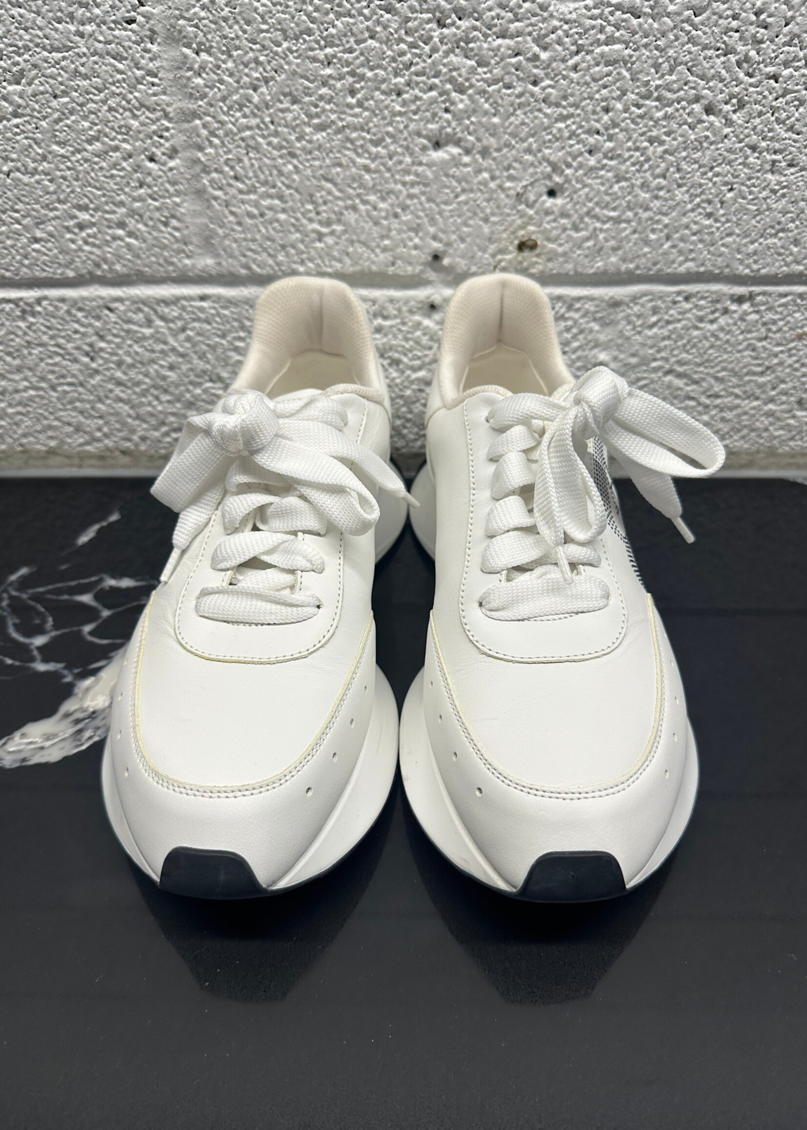 Alexander McQueen White Spirit Runner 38/8