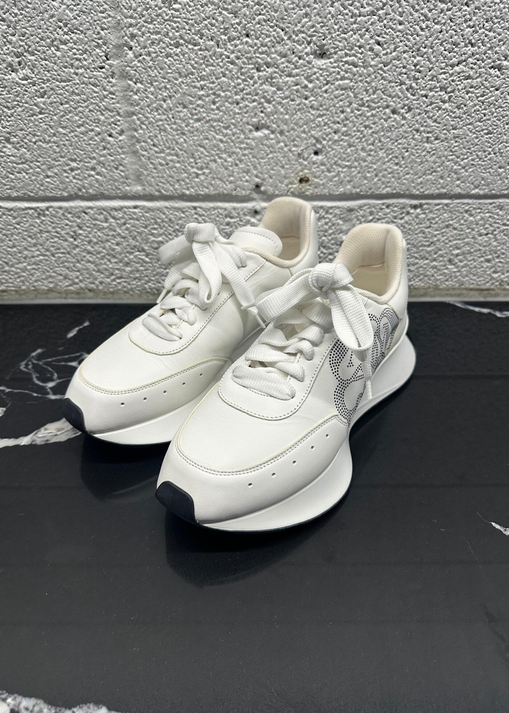 Alexander McQueen White Spirit Runner 38/8