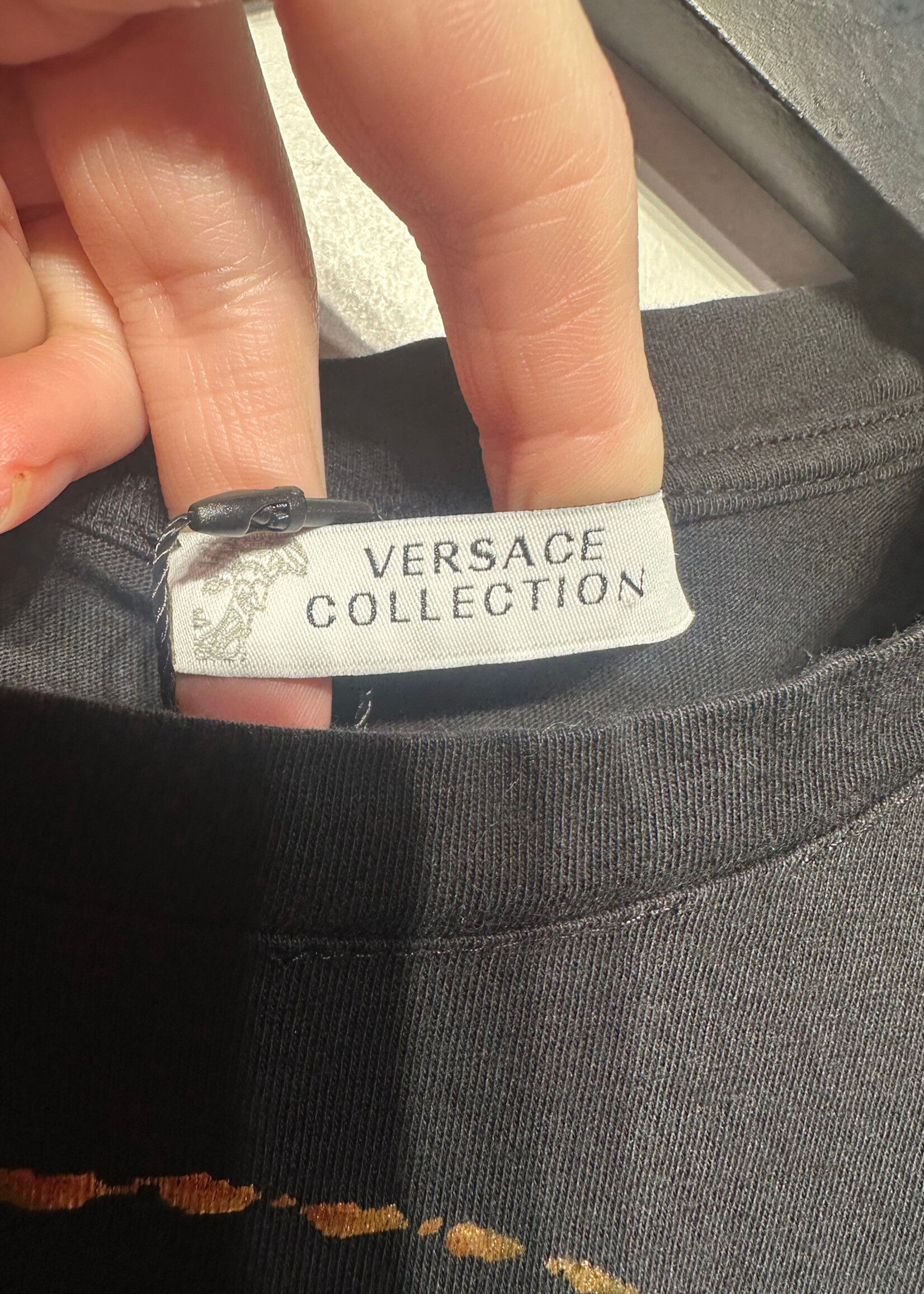 VERSACE BLACK GOLD ABSTRACT TEE M