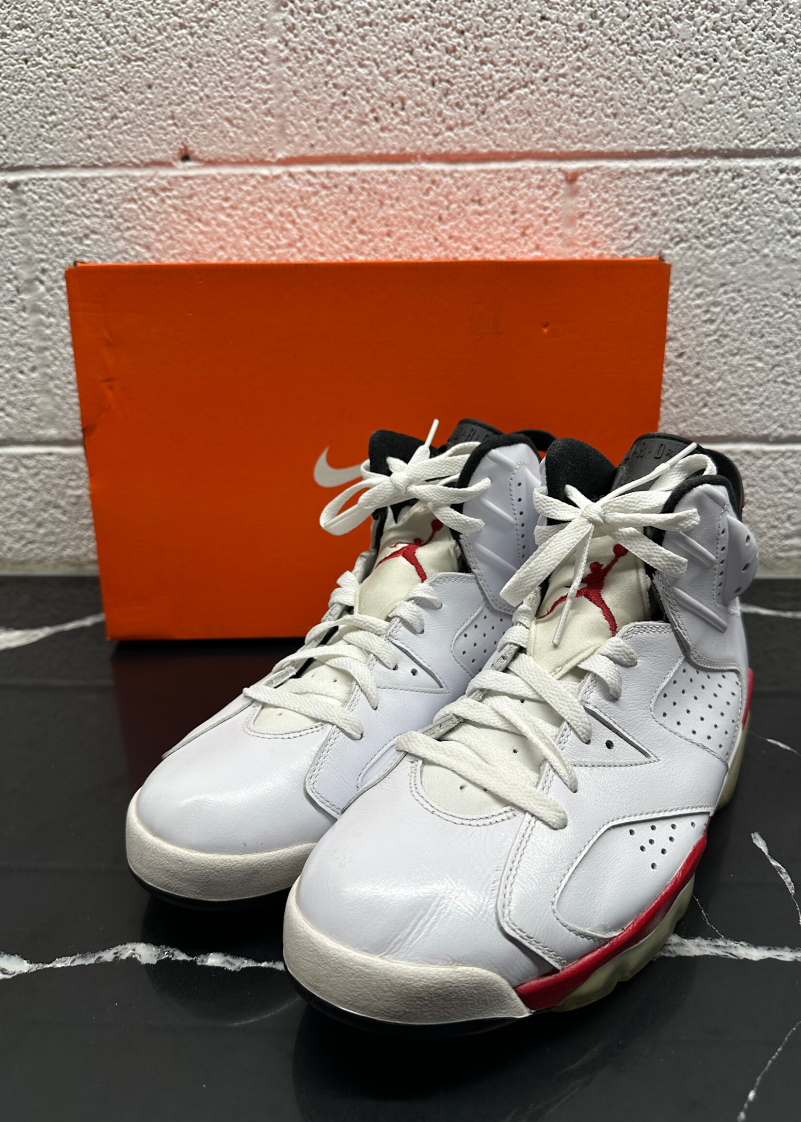 Jordan 6 White Varsity Red Masc 10.5