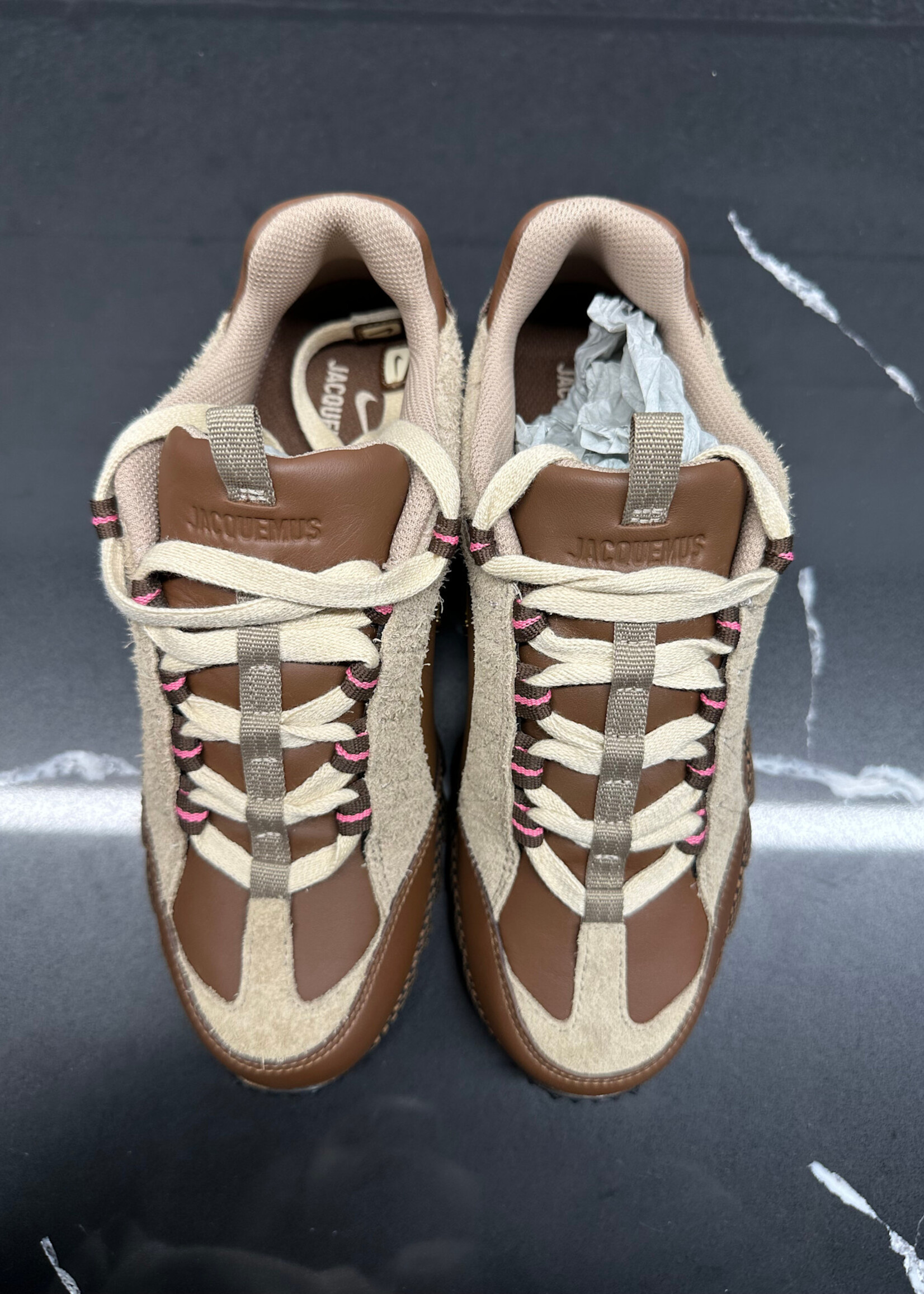 JACQUEMUS X NIKE AIR HUMARA LX FEM 6.5