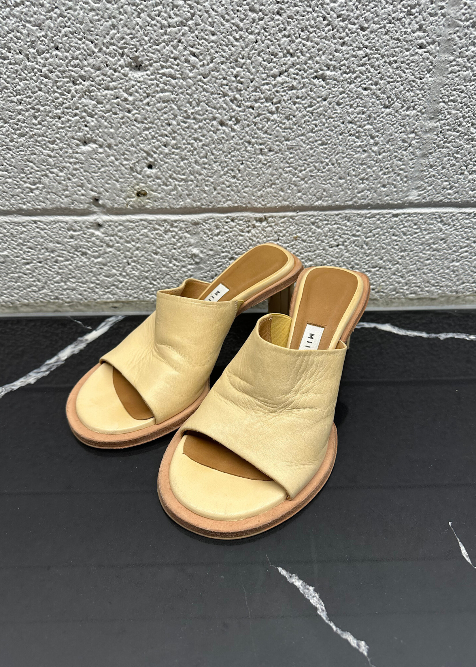 MIISTA BEIGE CIRCULAR HEEL 6